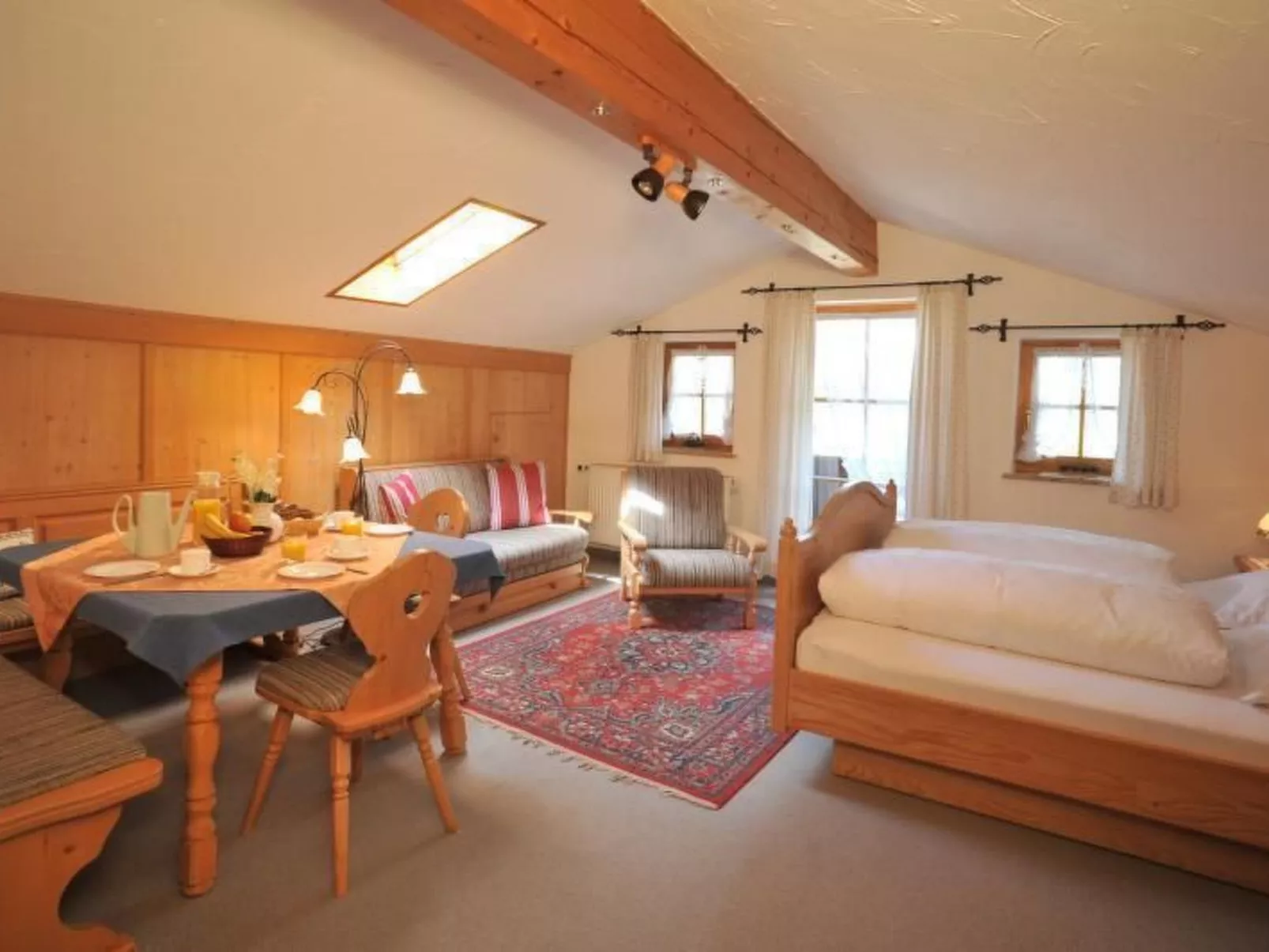 Komfortable Ferienwohnung mit herrlichem Bergblick-Binnen