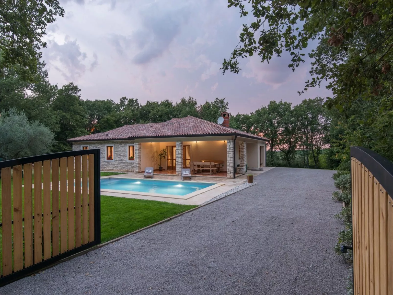 Mit Privatpool für 6 Personen ca. 70 m&sup2; in Juricani, Istrien (Umag und Umg-Image-tags.info