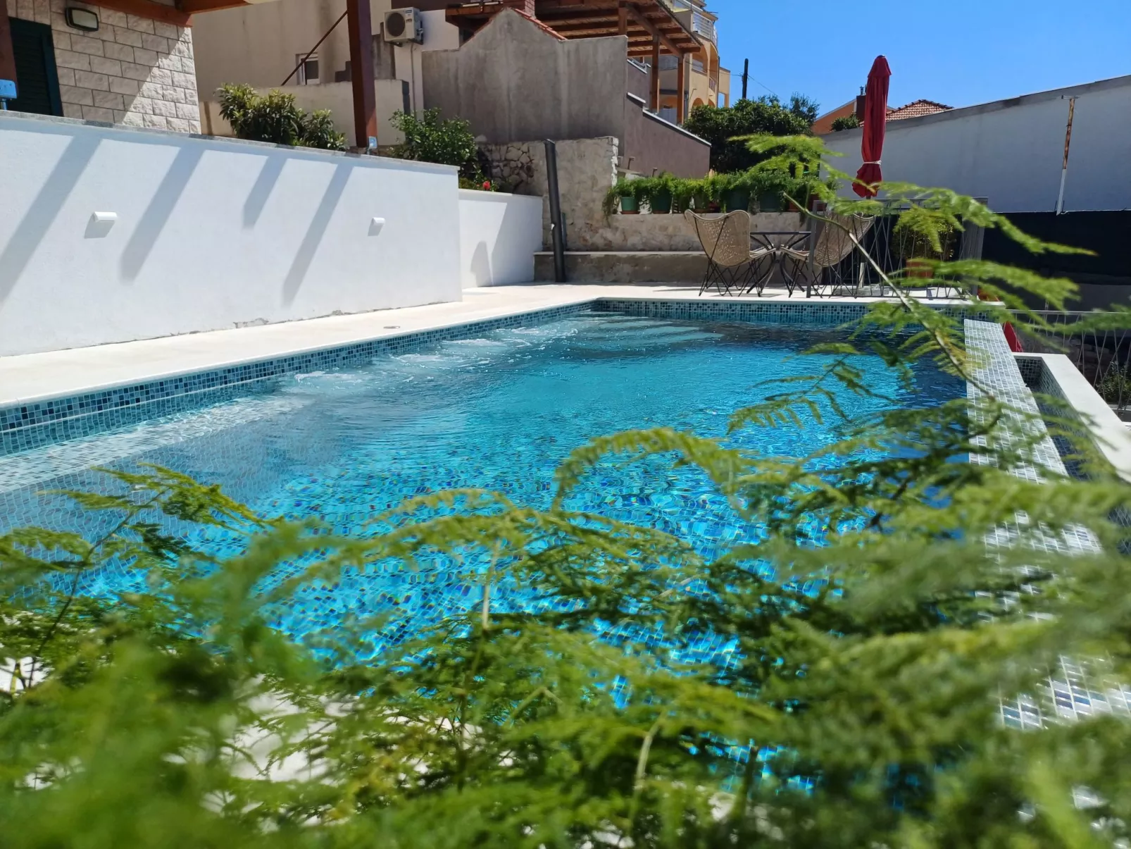 Beheizter Infinity-Pool, Wohnung mit Meerblick3-Buiten
