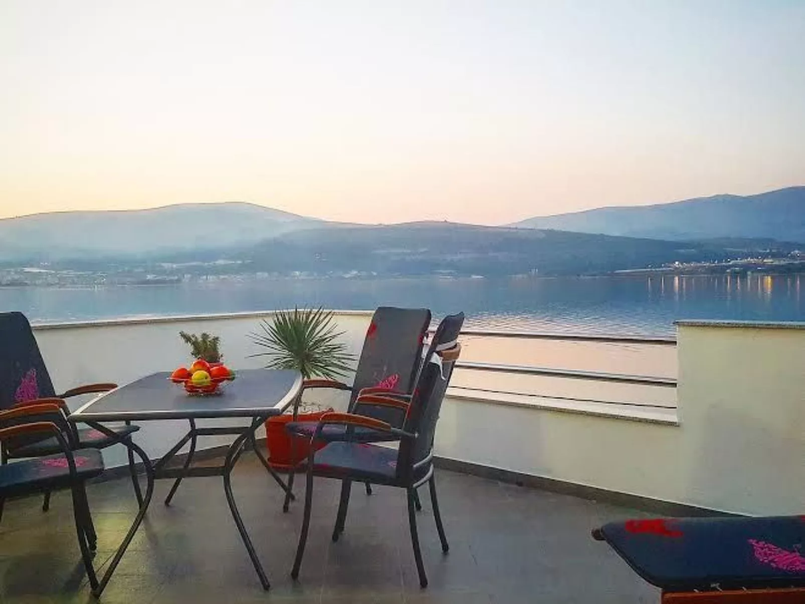 "MaLea" mit Blick auf das Wasser-Buiten