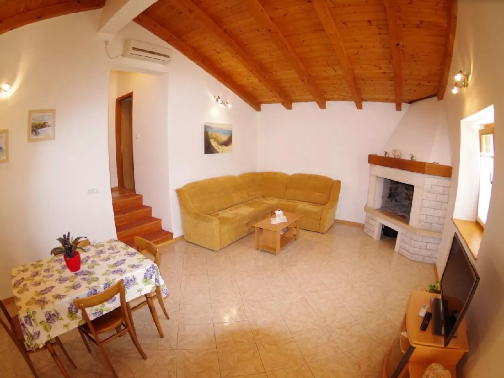 "Elvis", Dorf Sveti Kirn-Binnen