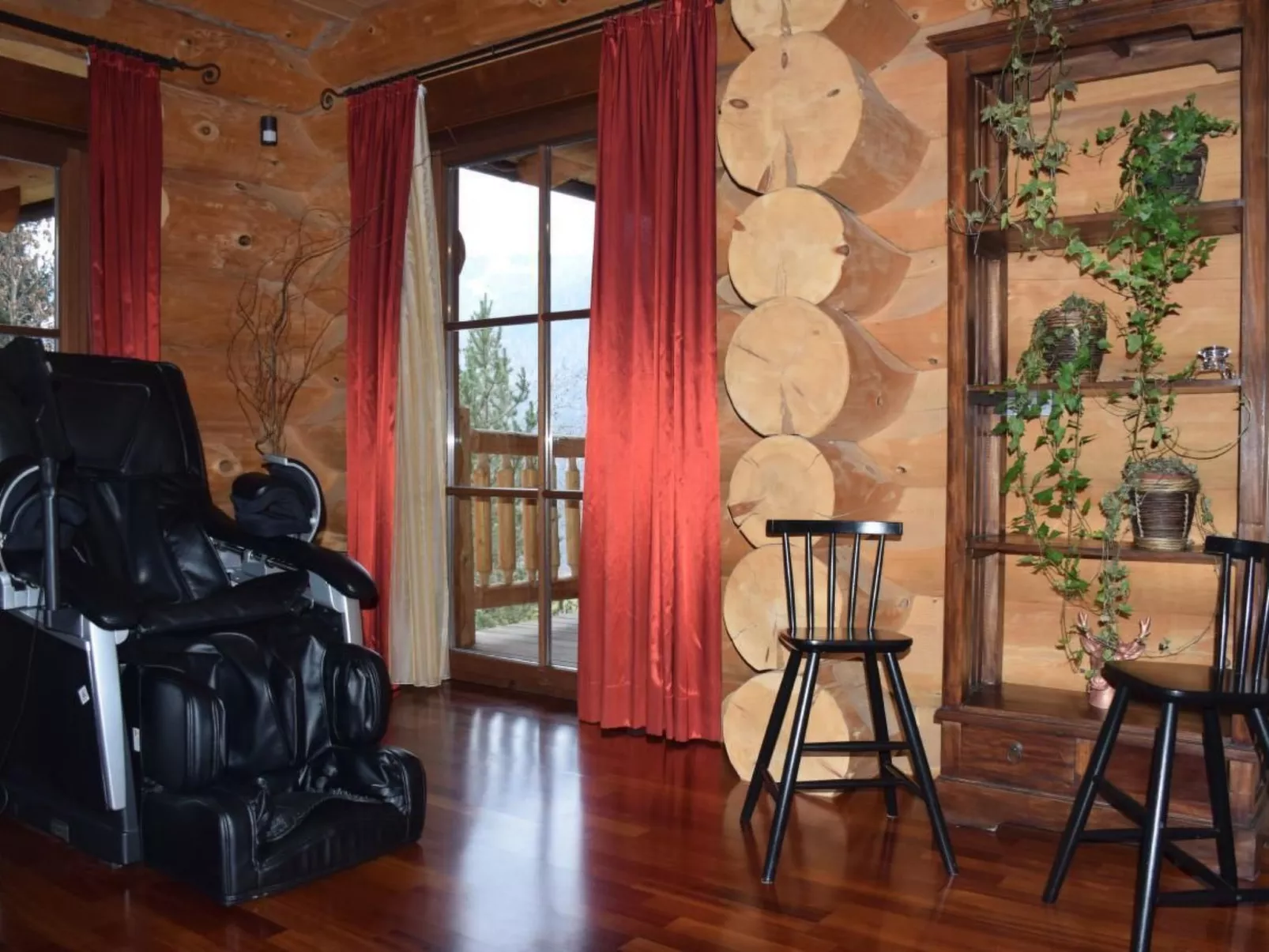 Einzigartiges Designer Log House "Chalet Caprea"-Binnen