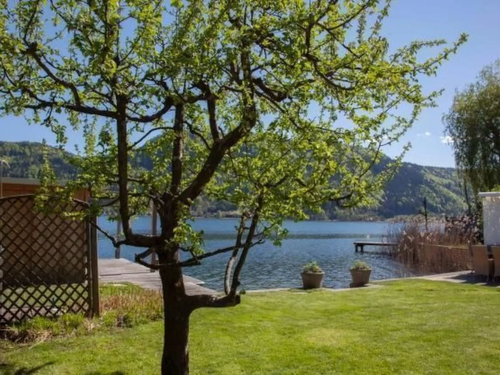 Am Ossiacher See mit Garten-Buiten