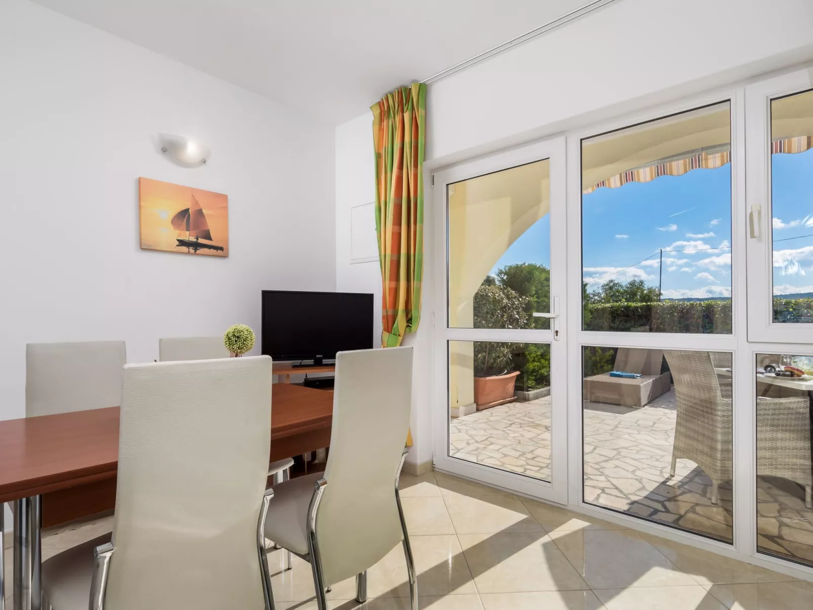 Moderne Wohnung im Erdgeschoss-Image-tags.info