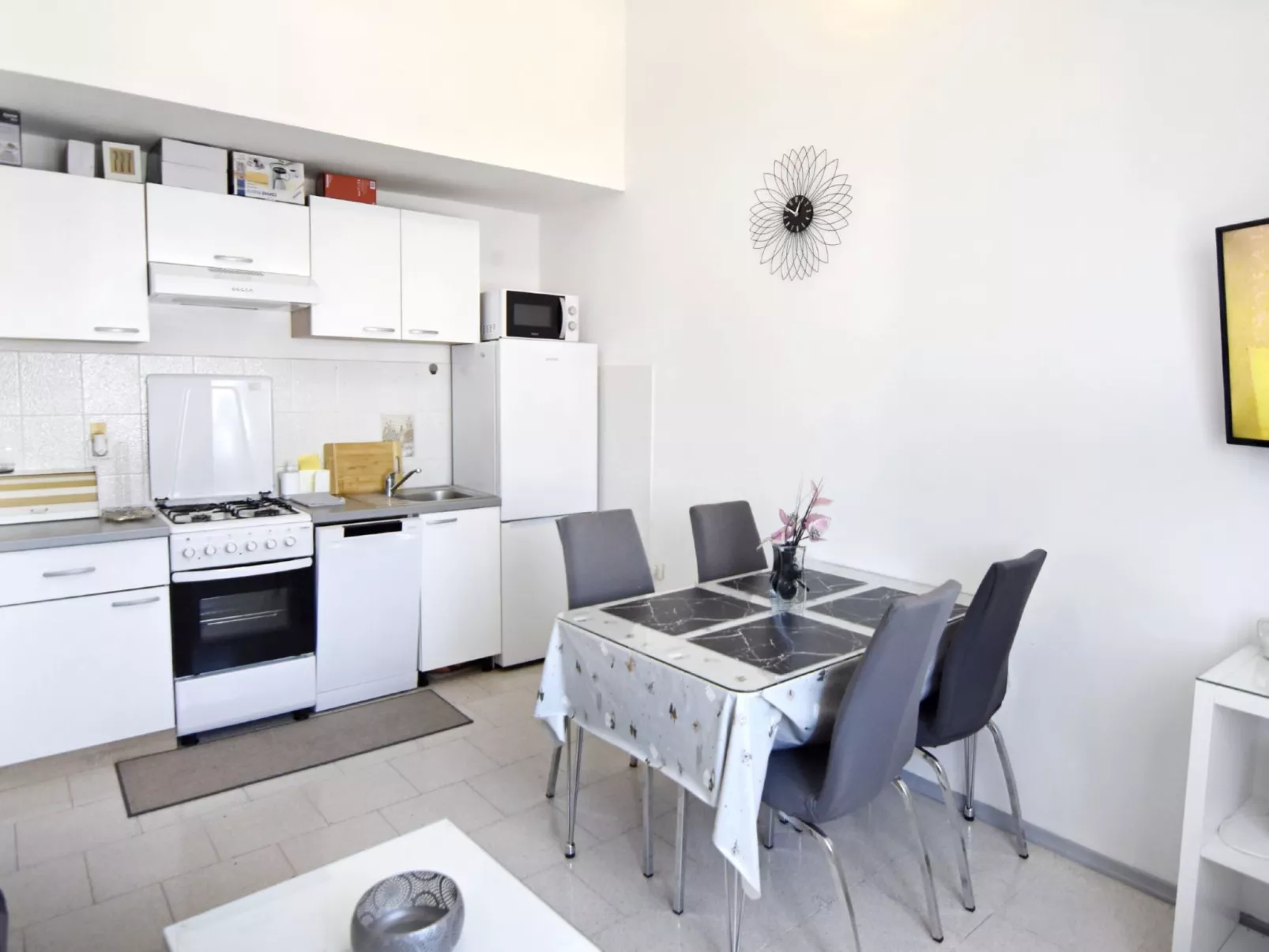 GALLERY SANDRO-Binnen