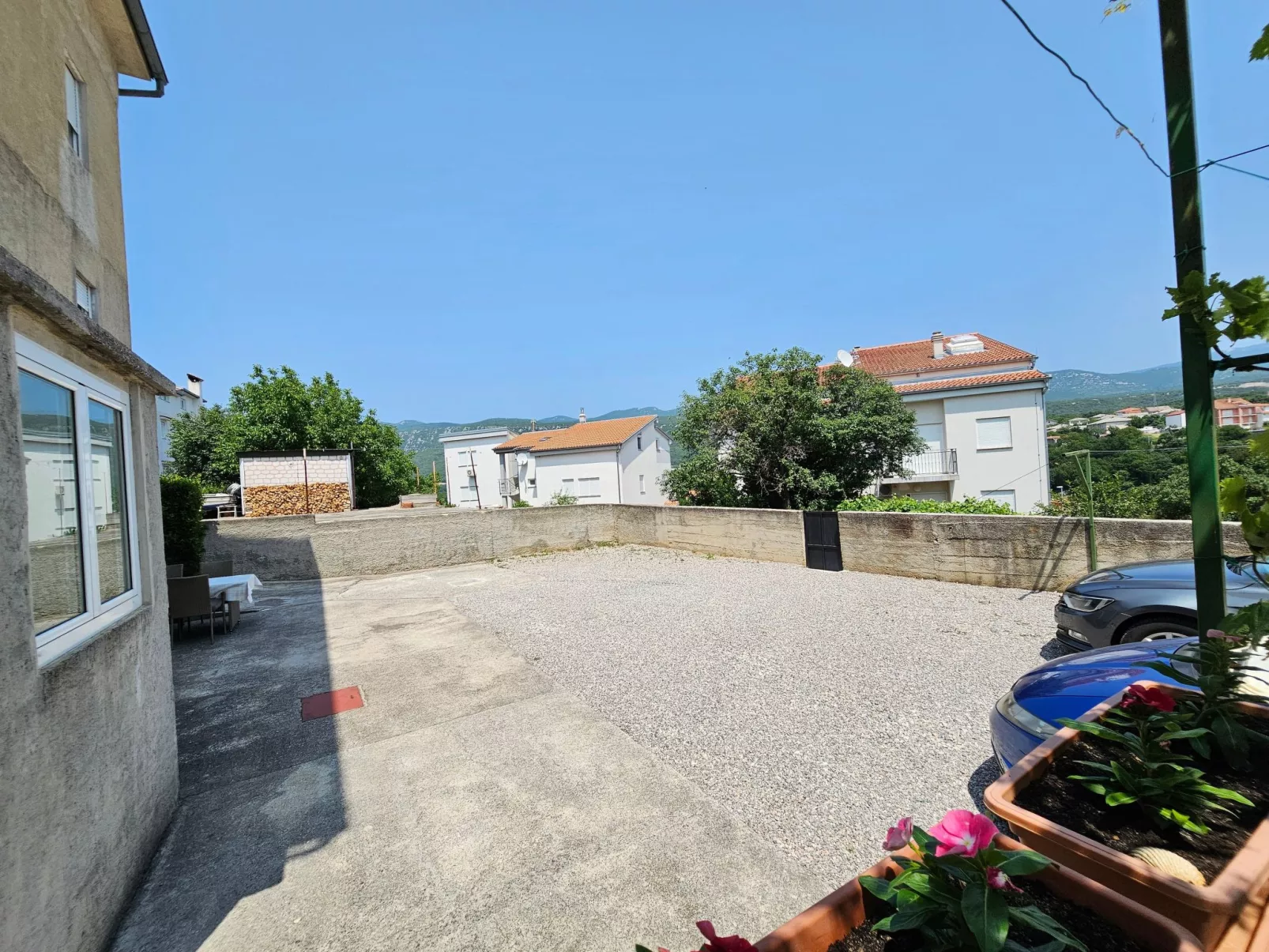 Appartement für 2-3 Personen mit Terrasse-Buiten