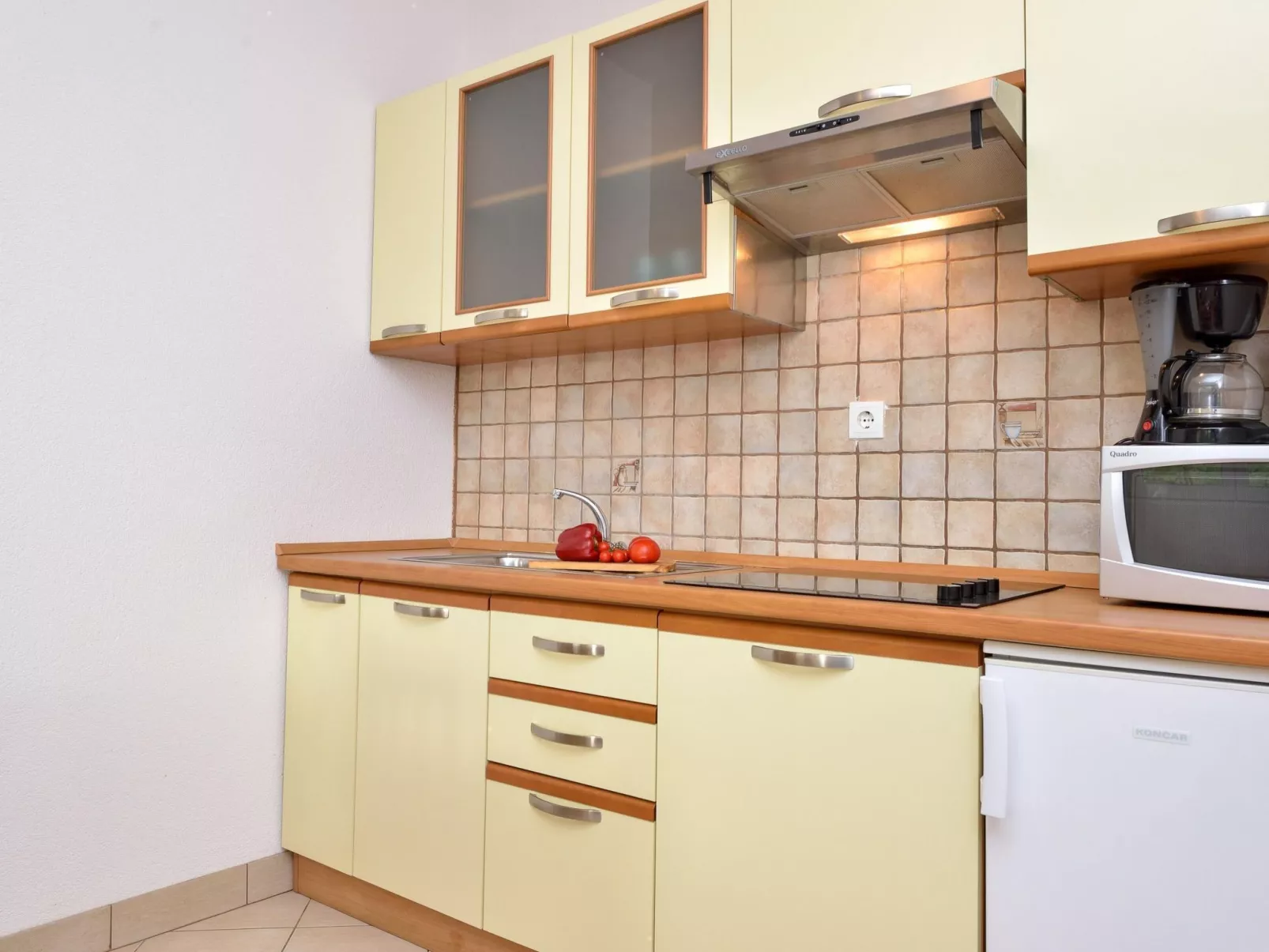 "Antonio" mit Blick auf das Wasser-Binnen