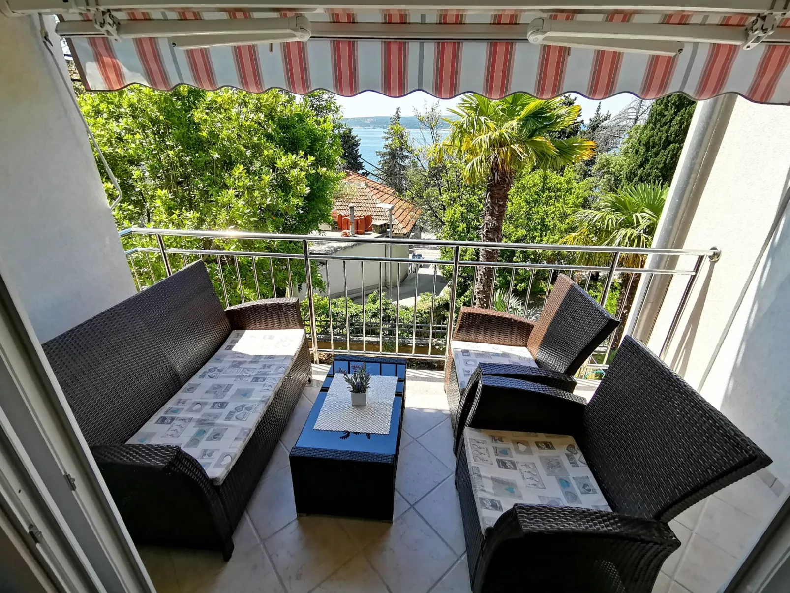 Wohnung für 4 Personen, 50m vom Strand entfernt-Binnen