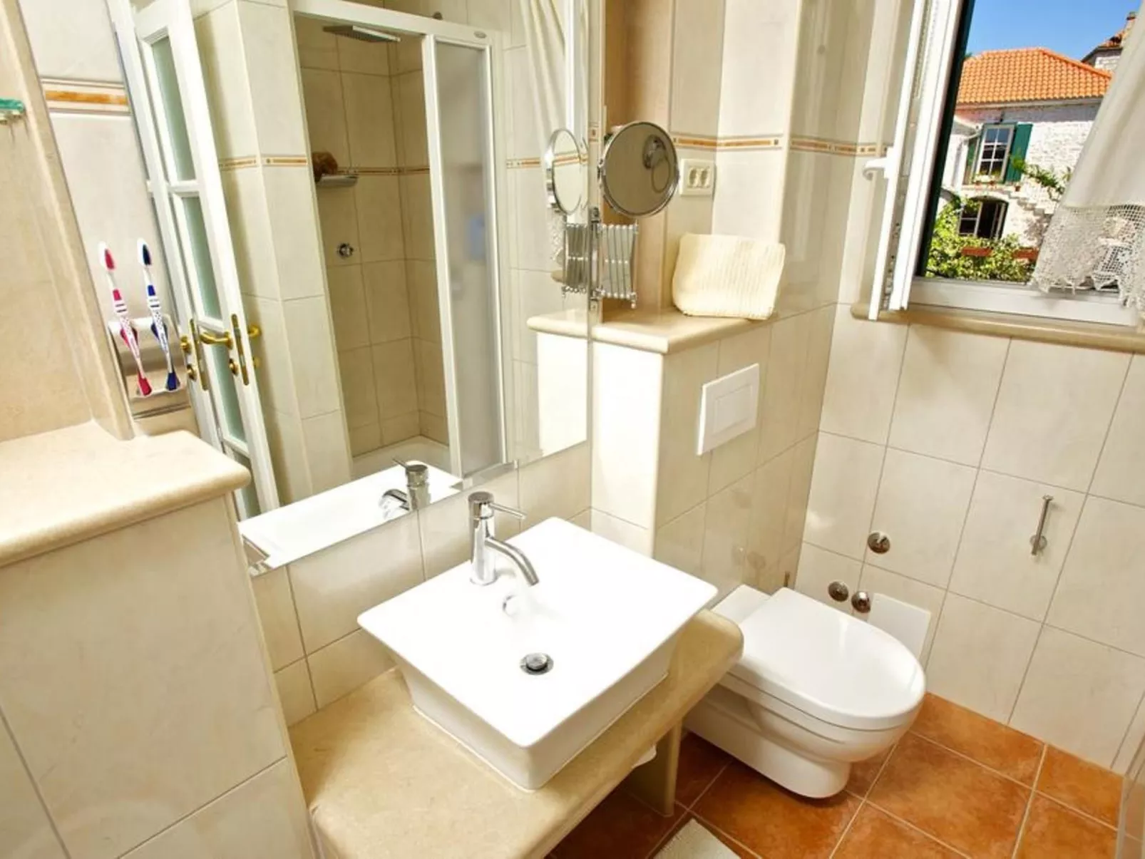  Angelina mit Pool & Sauna-Binnen