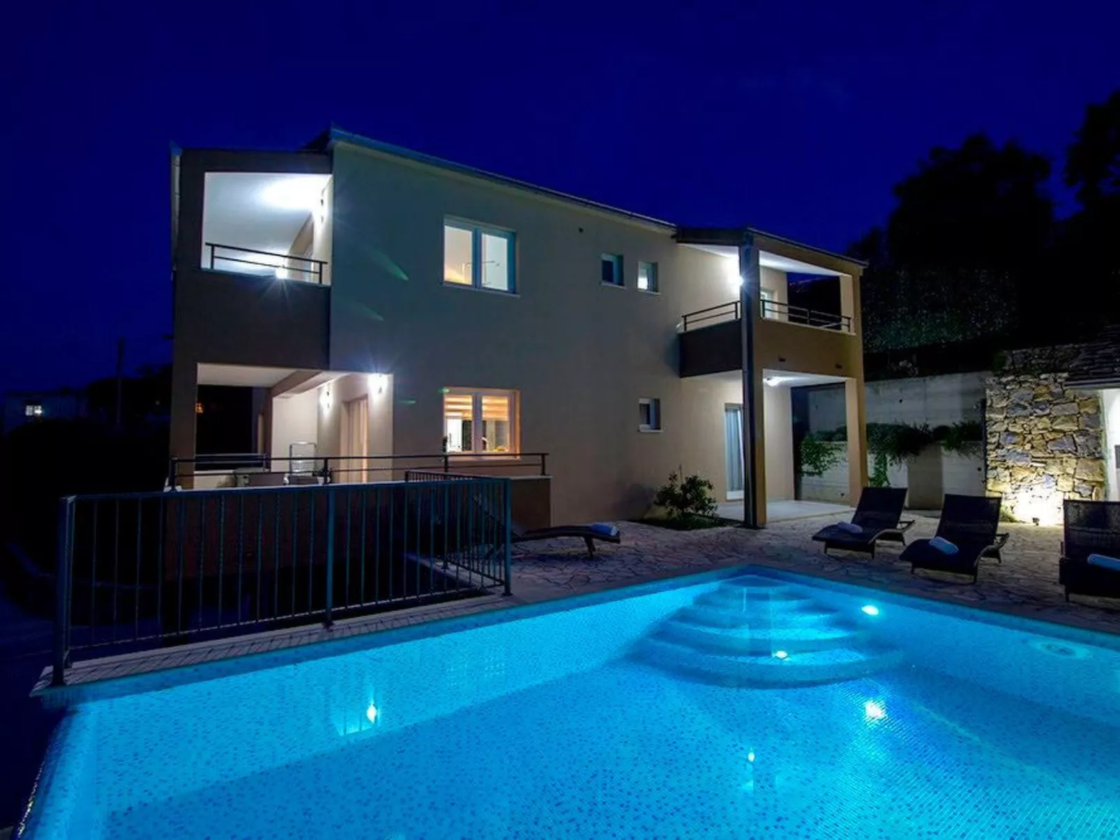 Villa Mosor mit beheiztem Salzwasserpool und Sauna-Image-tags.info