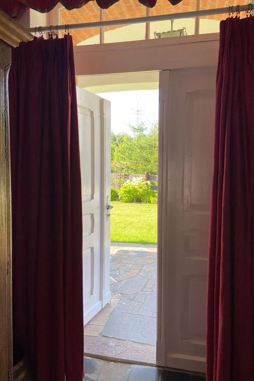 Alte Dorfschule-Buiten