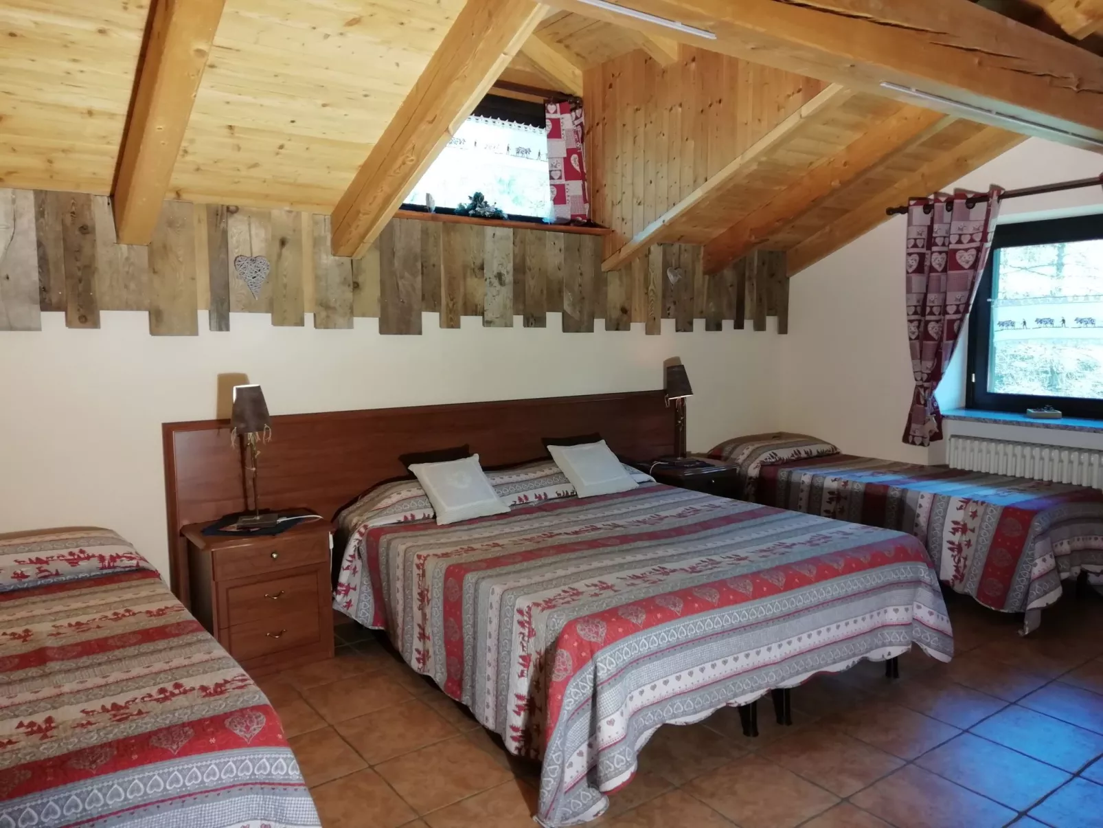 Helle, panoramische Wohnung in den Alpen.-Binnen