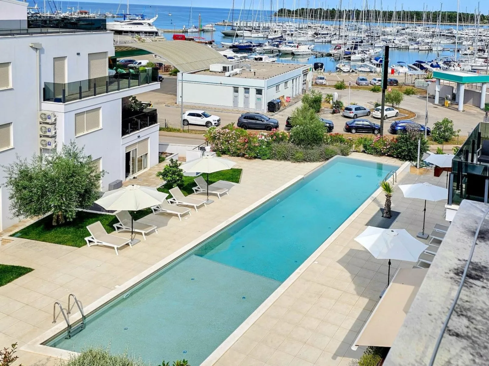 Green Oasis mit Schwimmbad-Image-tags.info