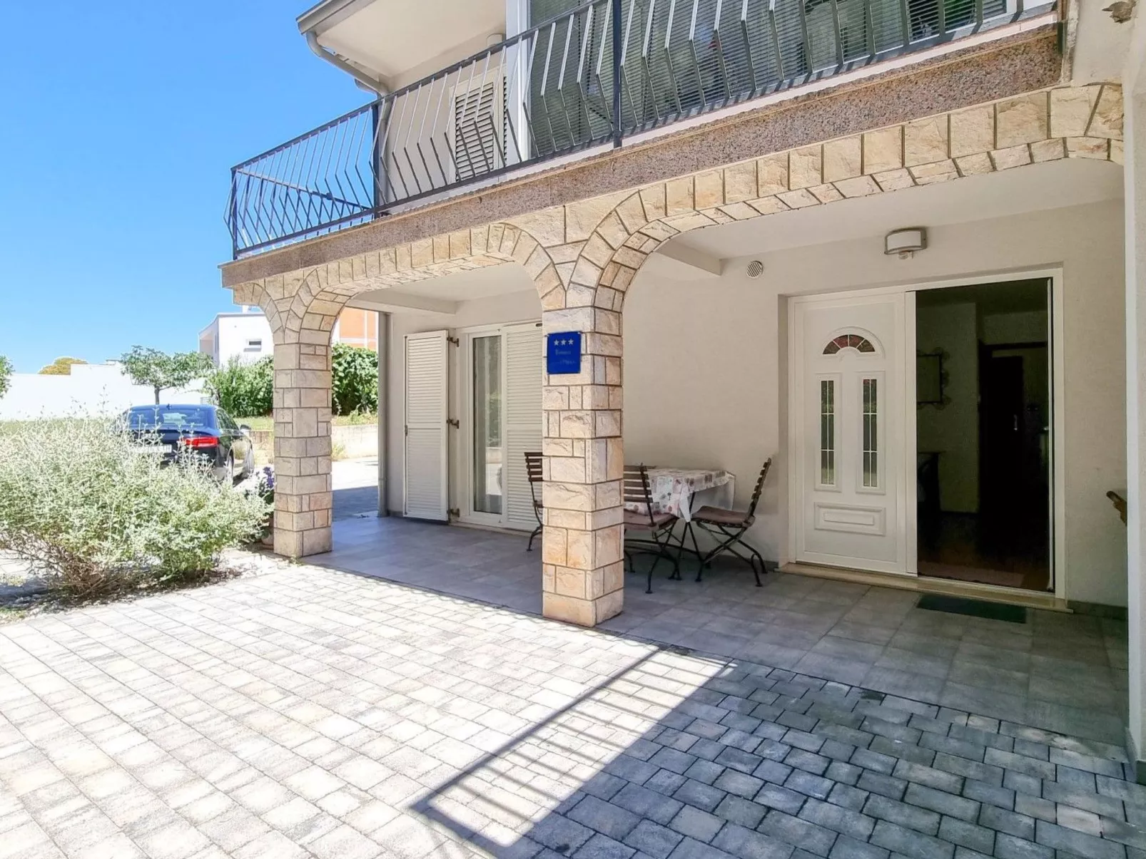 Für 4 Personen ca. 80 m&sup2; in Novigrad, Adriaküste Kroatien (Westküste von I-Buiten