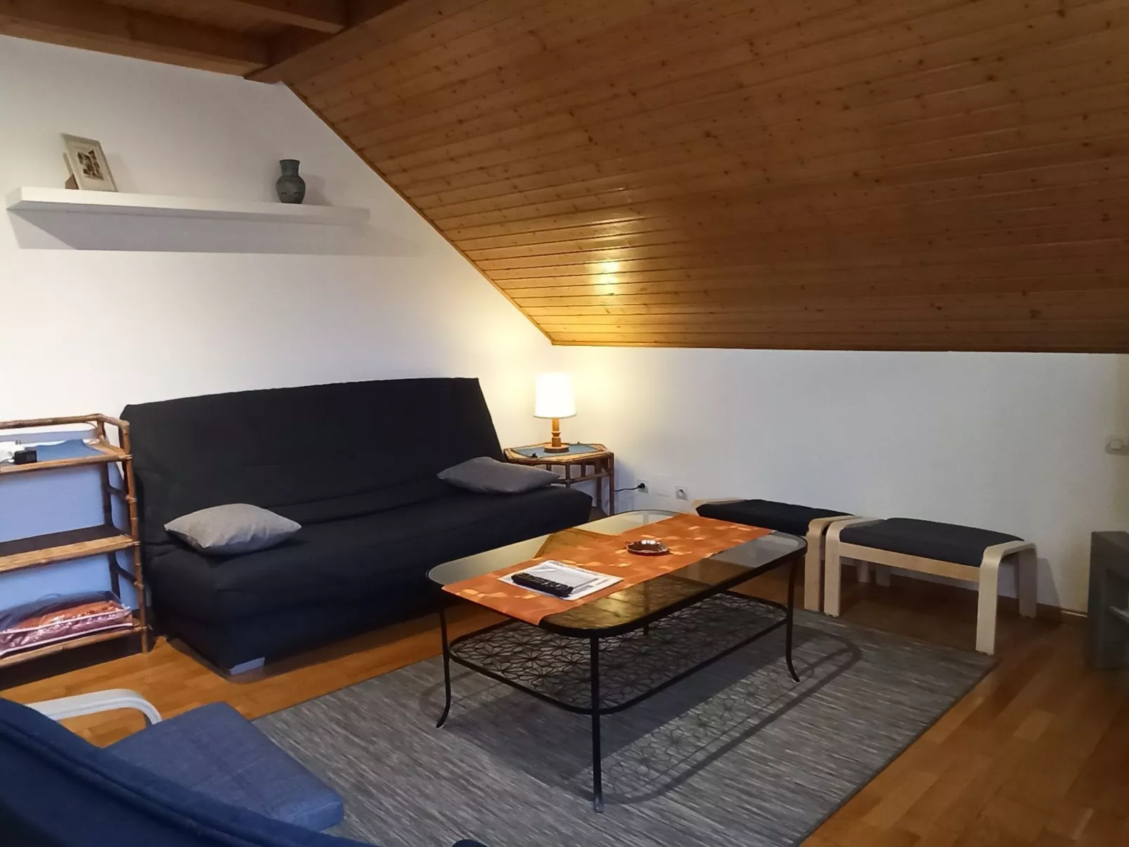 LES BRIMBELLES-Binnen