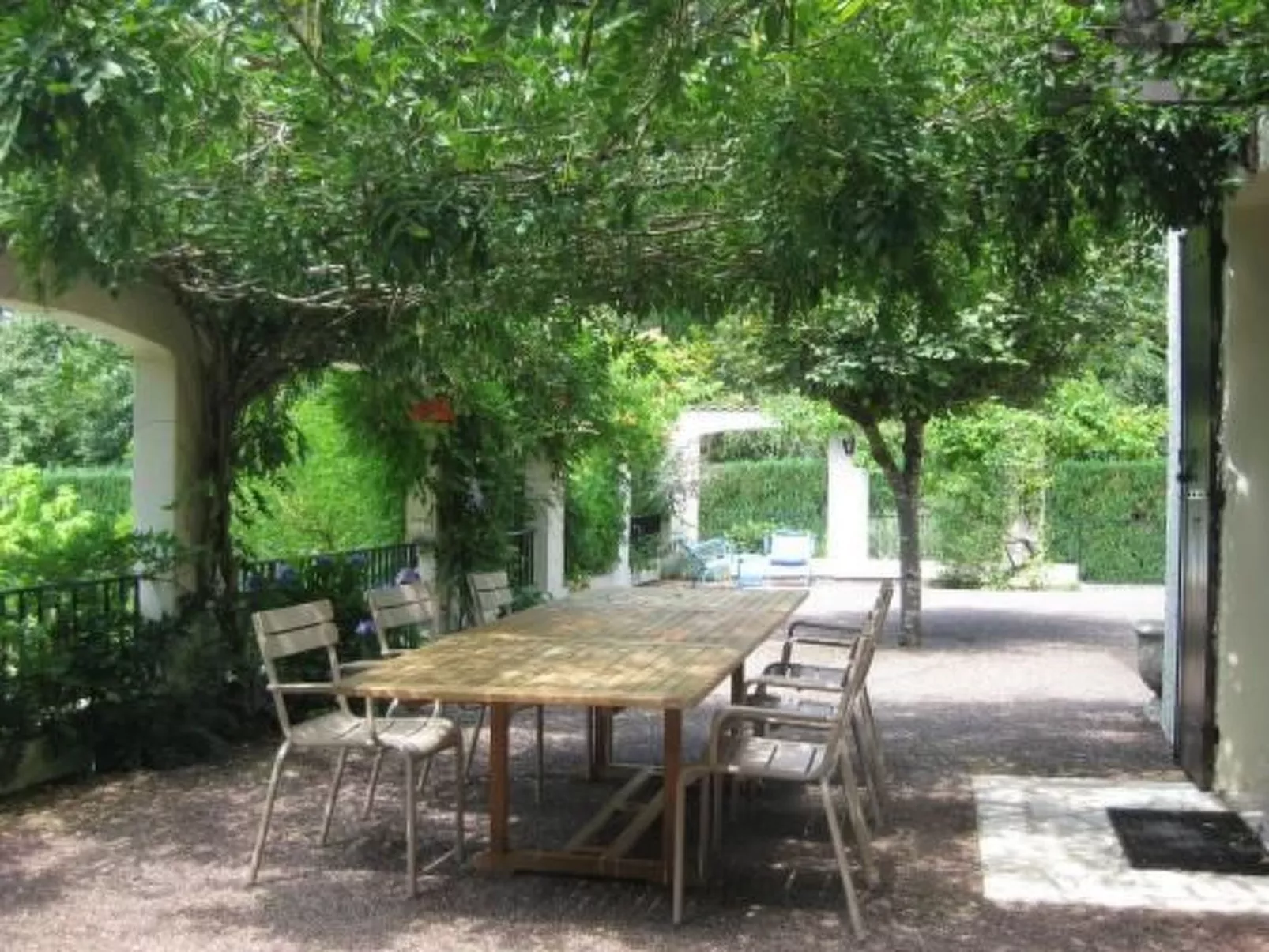 Mit Garten, Grill und Terrasse-Buiten