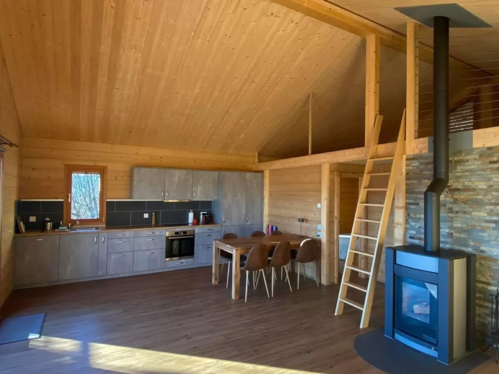 La Perla-Image-tags.info