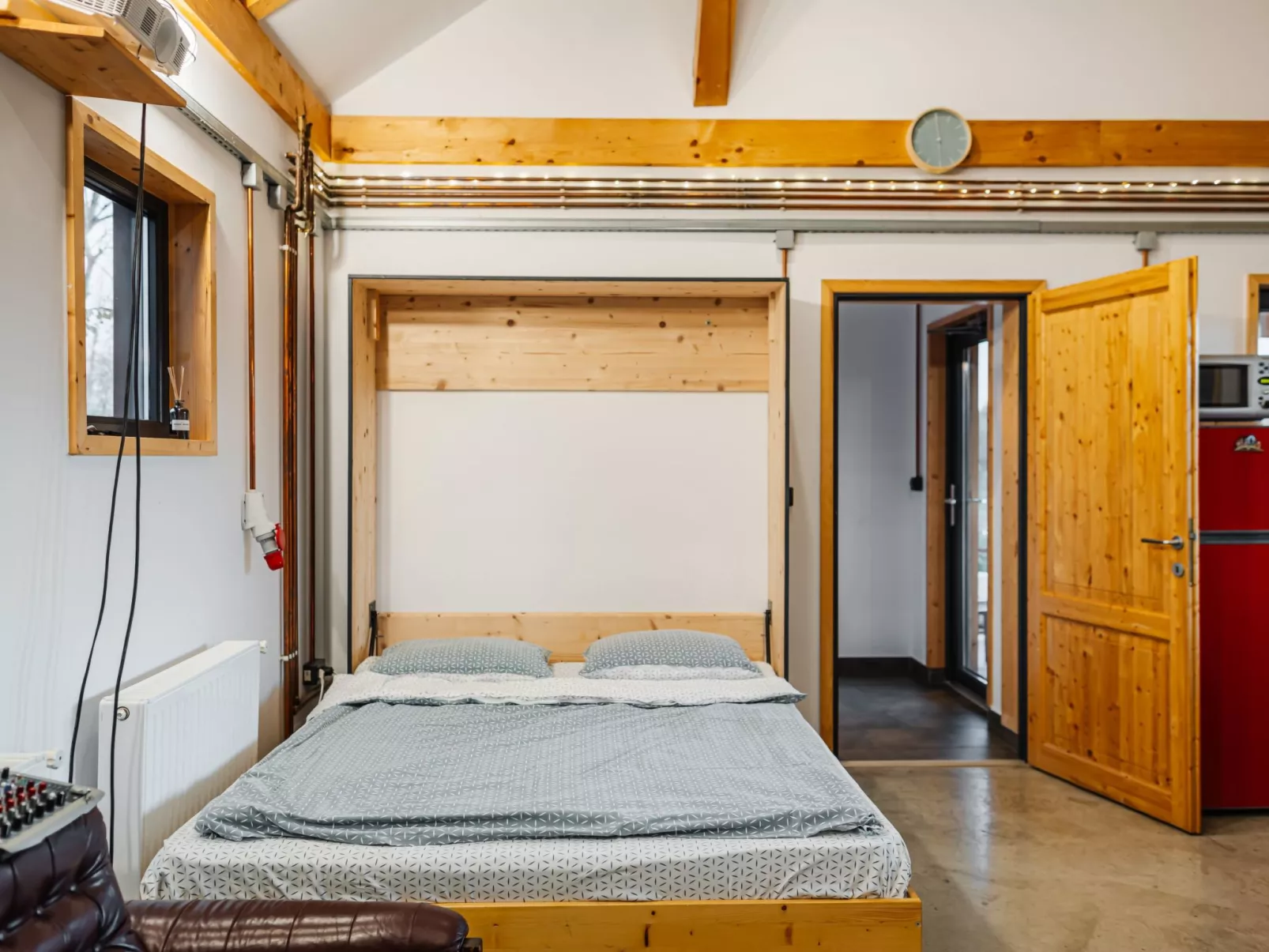 Kleines Haus mit Werkstatt-Binnen