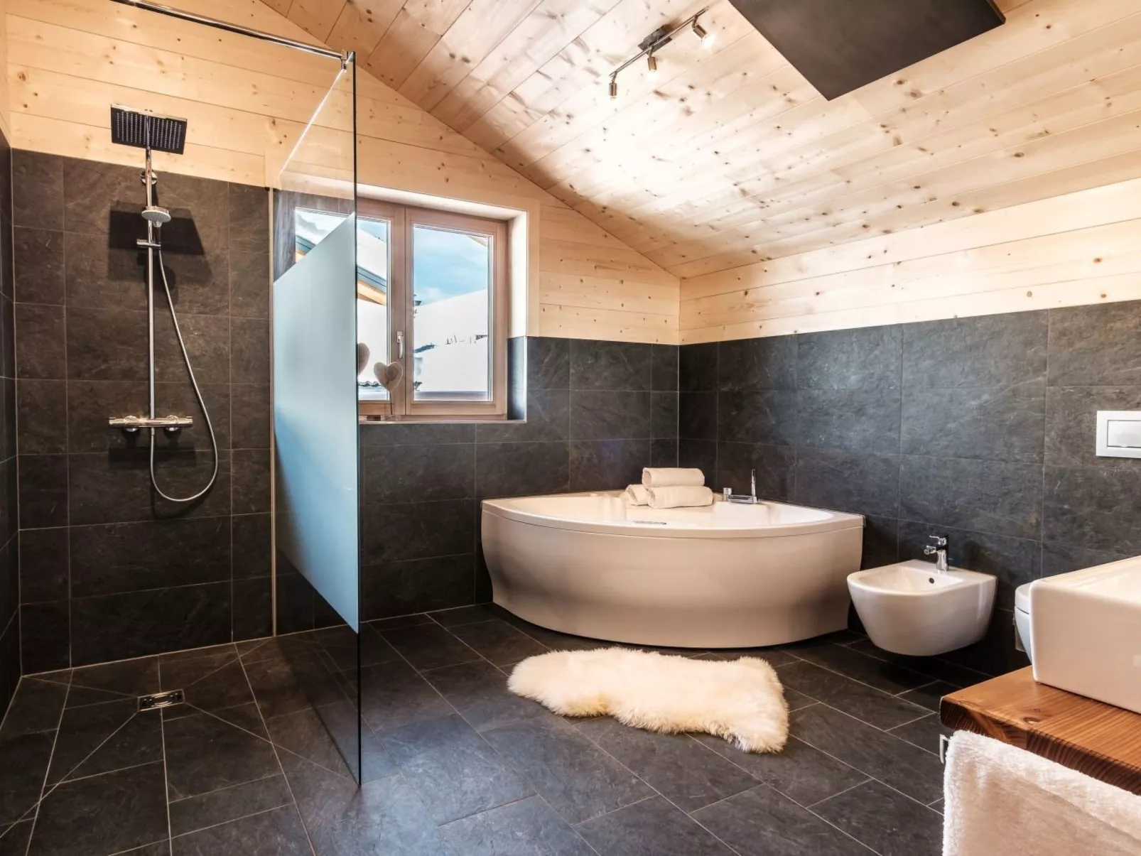 Heidi Chalets Falkertsee – Luxus für Familien & Wellnessurlauber - Binnen