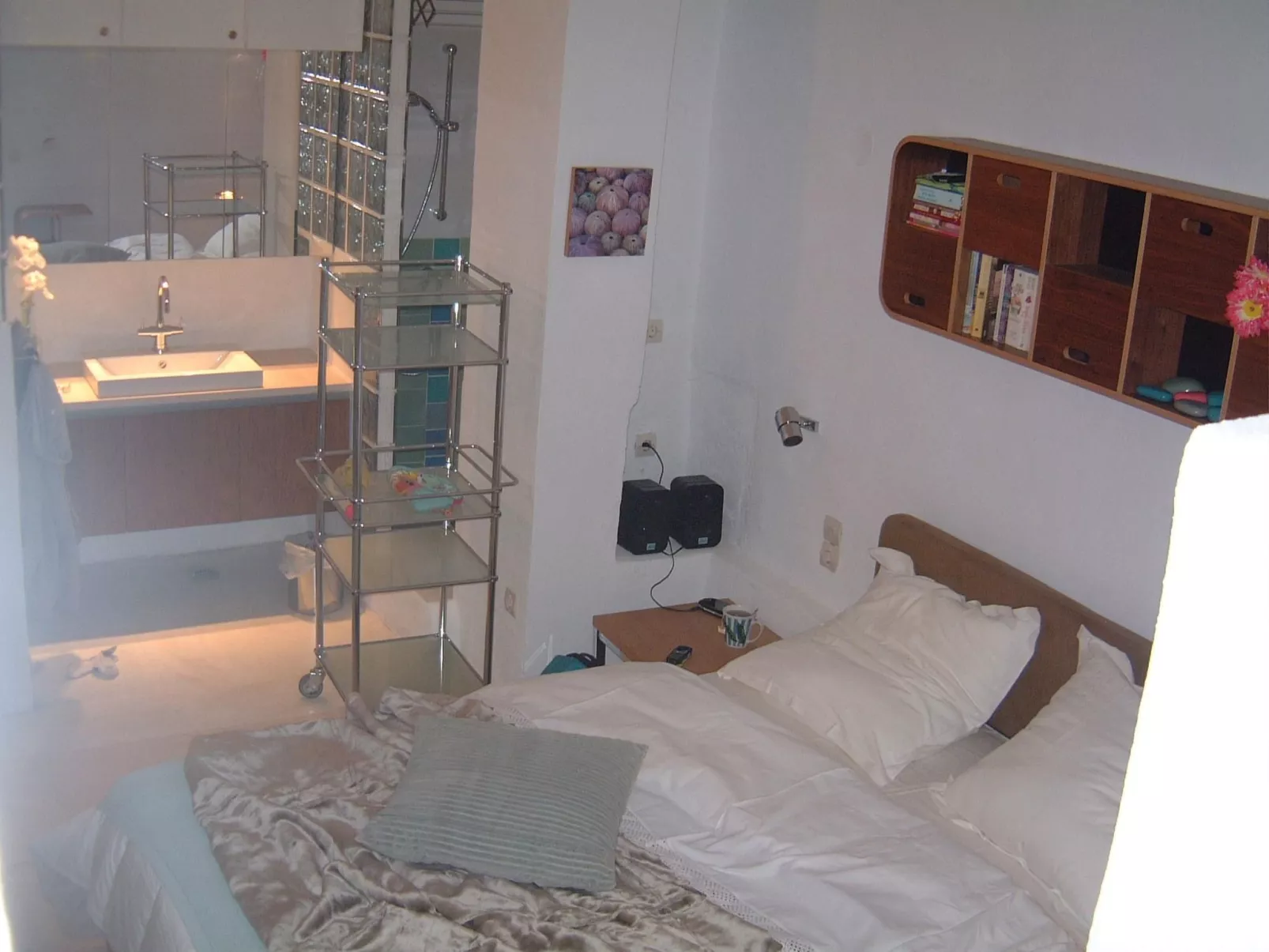 "Julia" mit Blick auf das Wasser