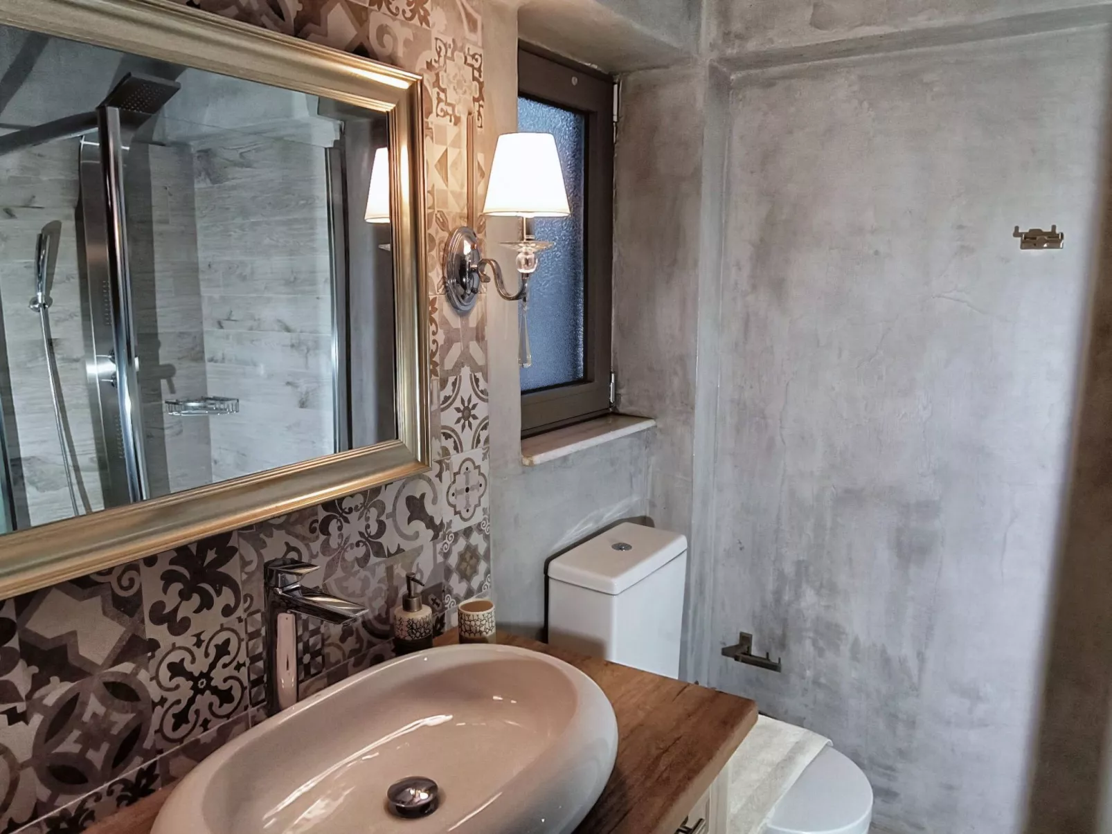 In Mithimna mit Privatem Pool-Binnen