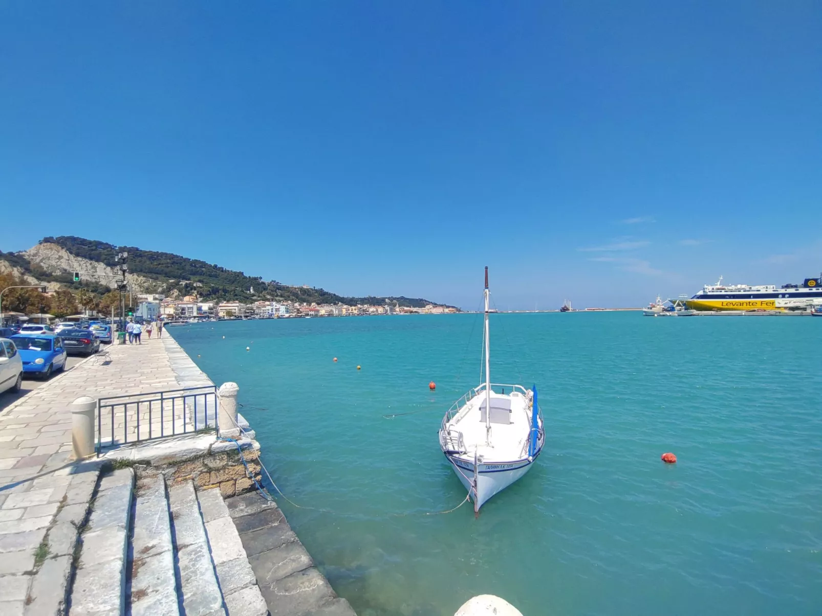 Traditionelle Villa mit privatem Pool-Image-tags.info