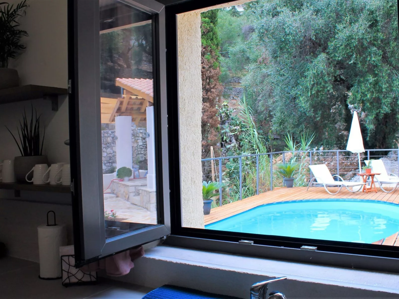 Villa Amfiliki in der Nähe der Agni-Bucht mit privatem Pool-Buiten