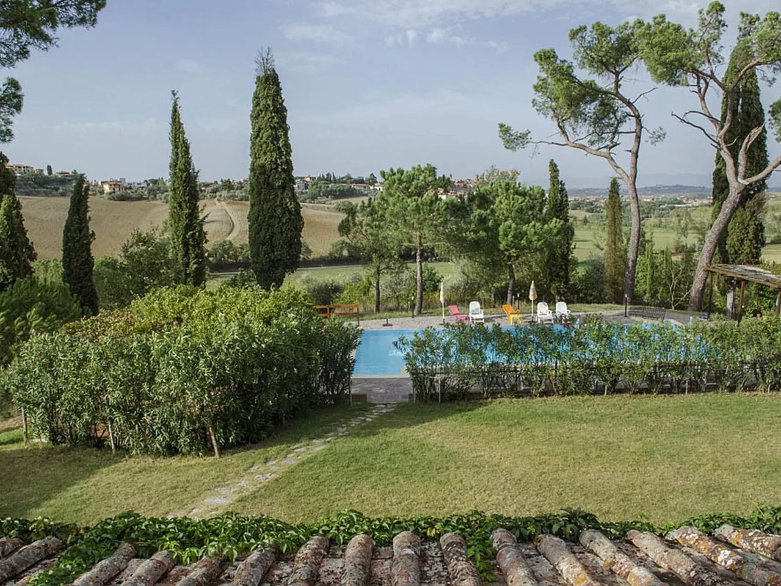 Rosa castellett' Wohnung mit Pool-Buiten