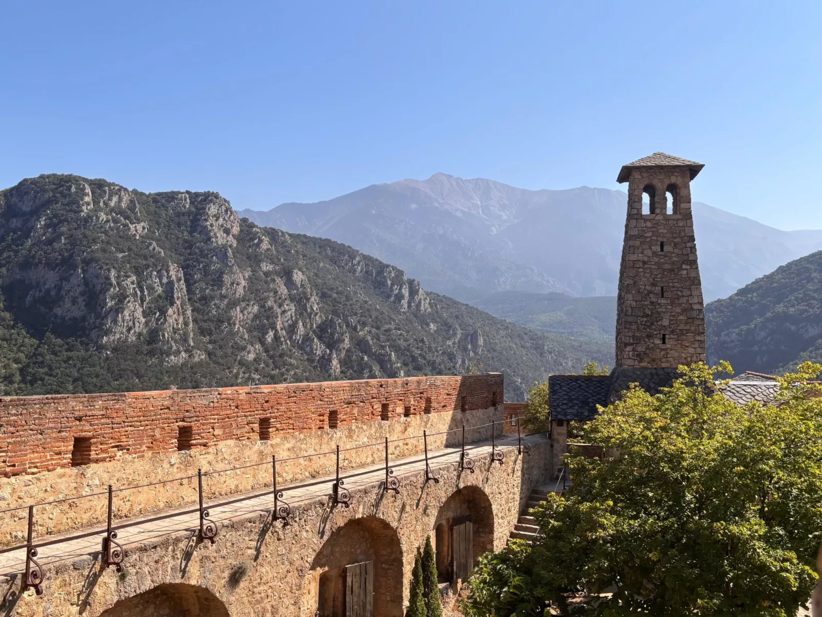 The Olive Retreat-Buiten