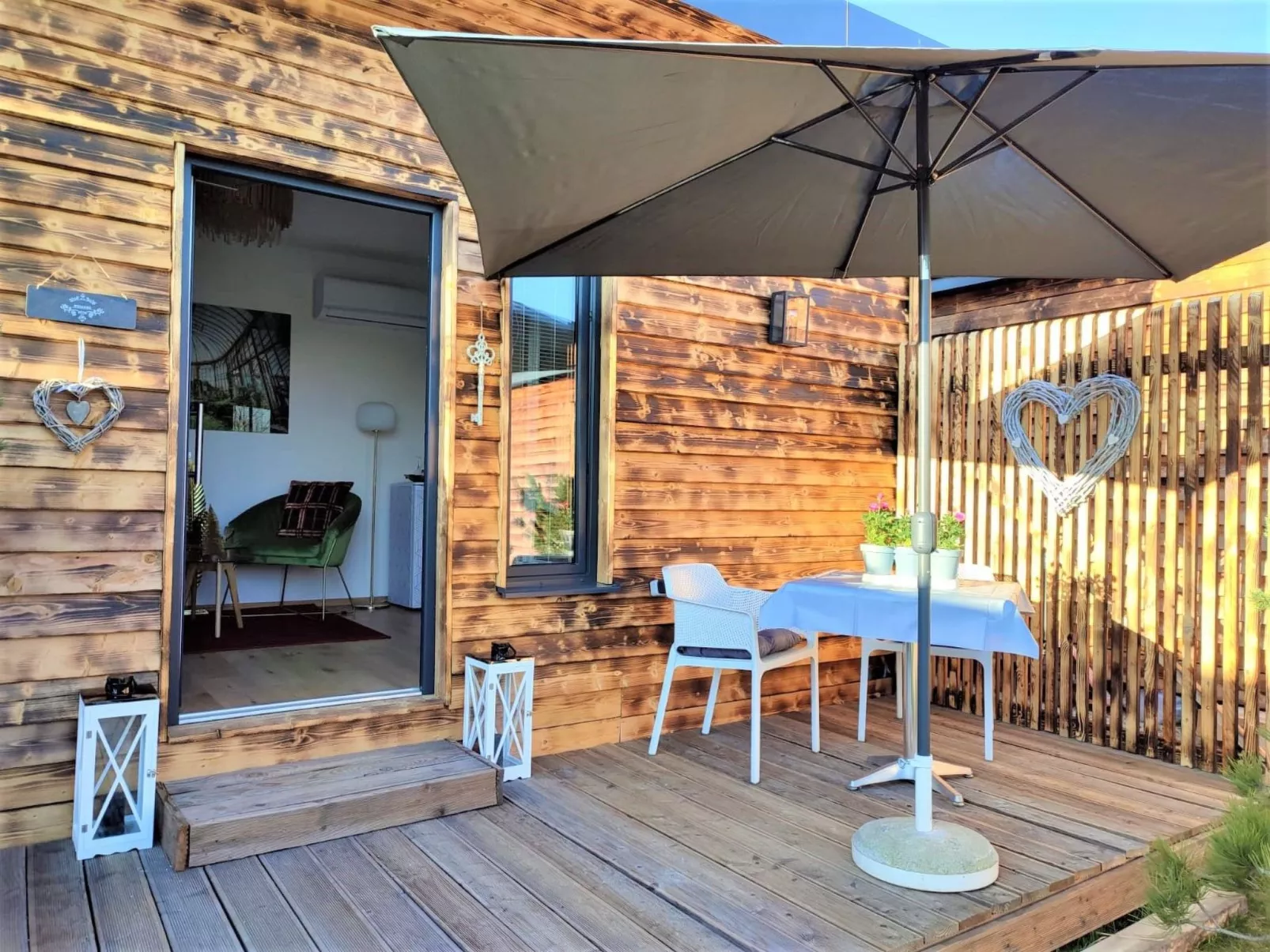 Tolles Ferienhaus mit Garten, Grill und Terrasse-Buiten