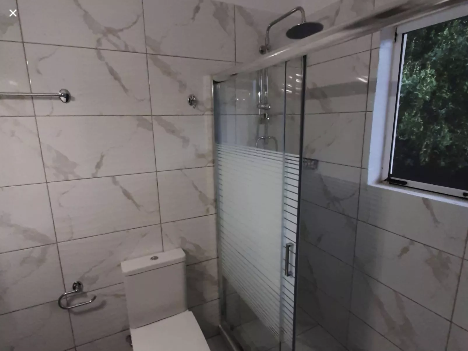 "Zeus" mit Infinity Pool-Binnen