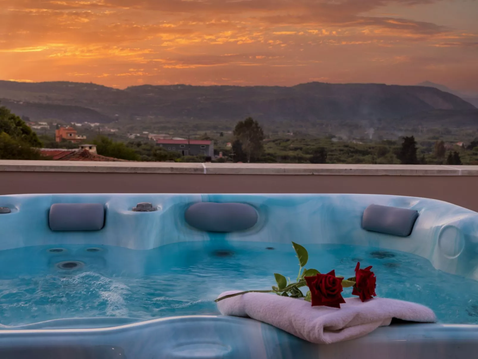 "Villa Aladanos" mit privatem Pool-Buiten