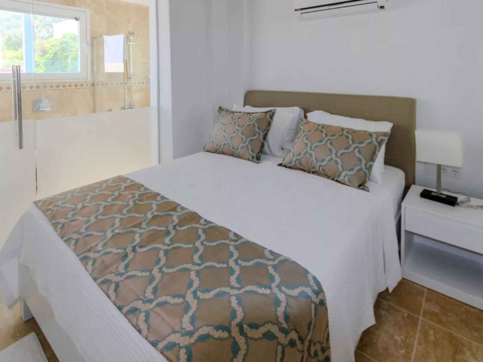 Luxuriöse Natursteinvilla "Ketchy"-Image-tags.info