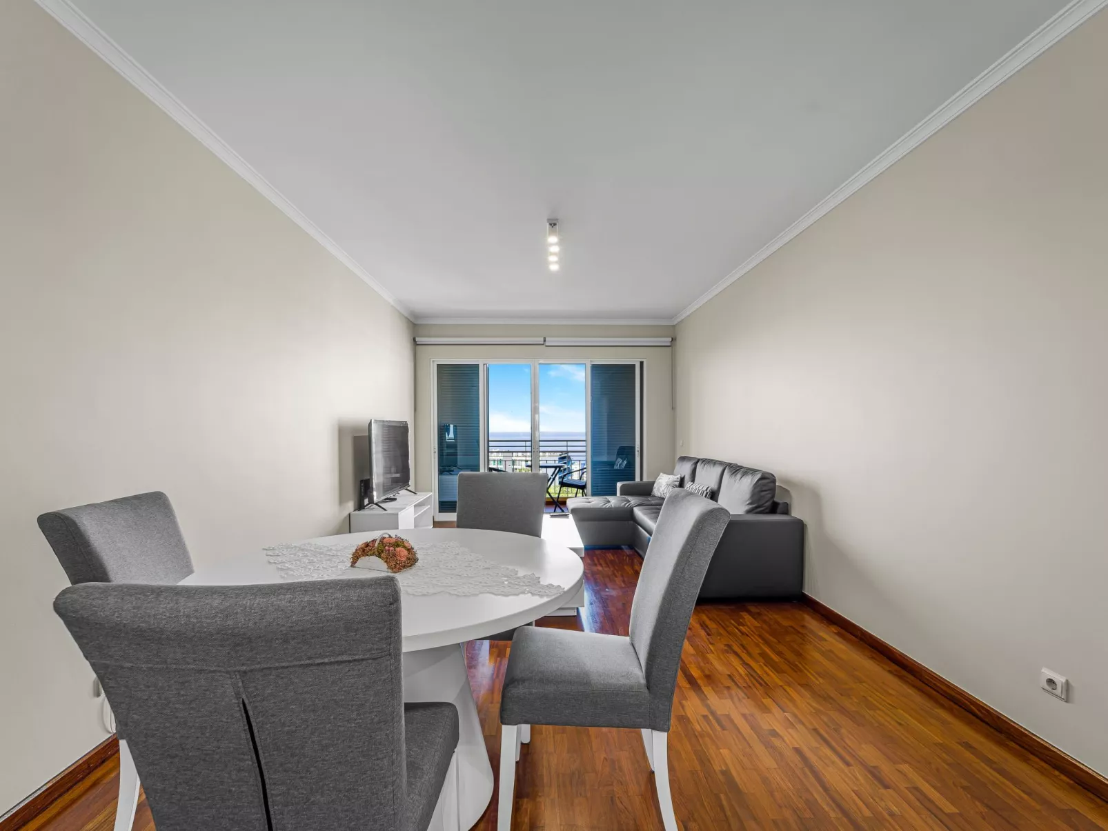 Tulipa Apartment Top-Image-tags.info