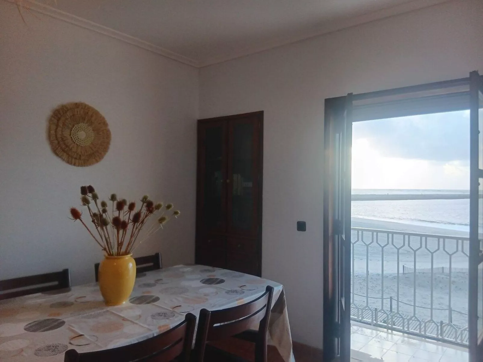 Mit den Füßen im Sand-Binnen