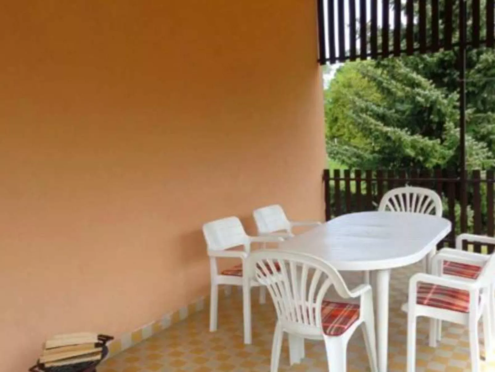 Mit eigenem Parkplatz-Buiten