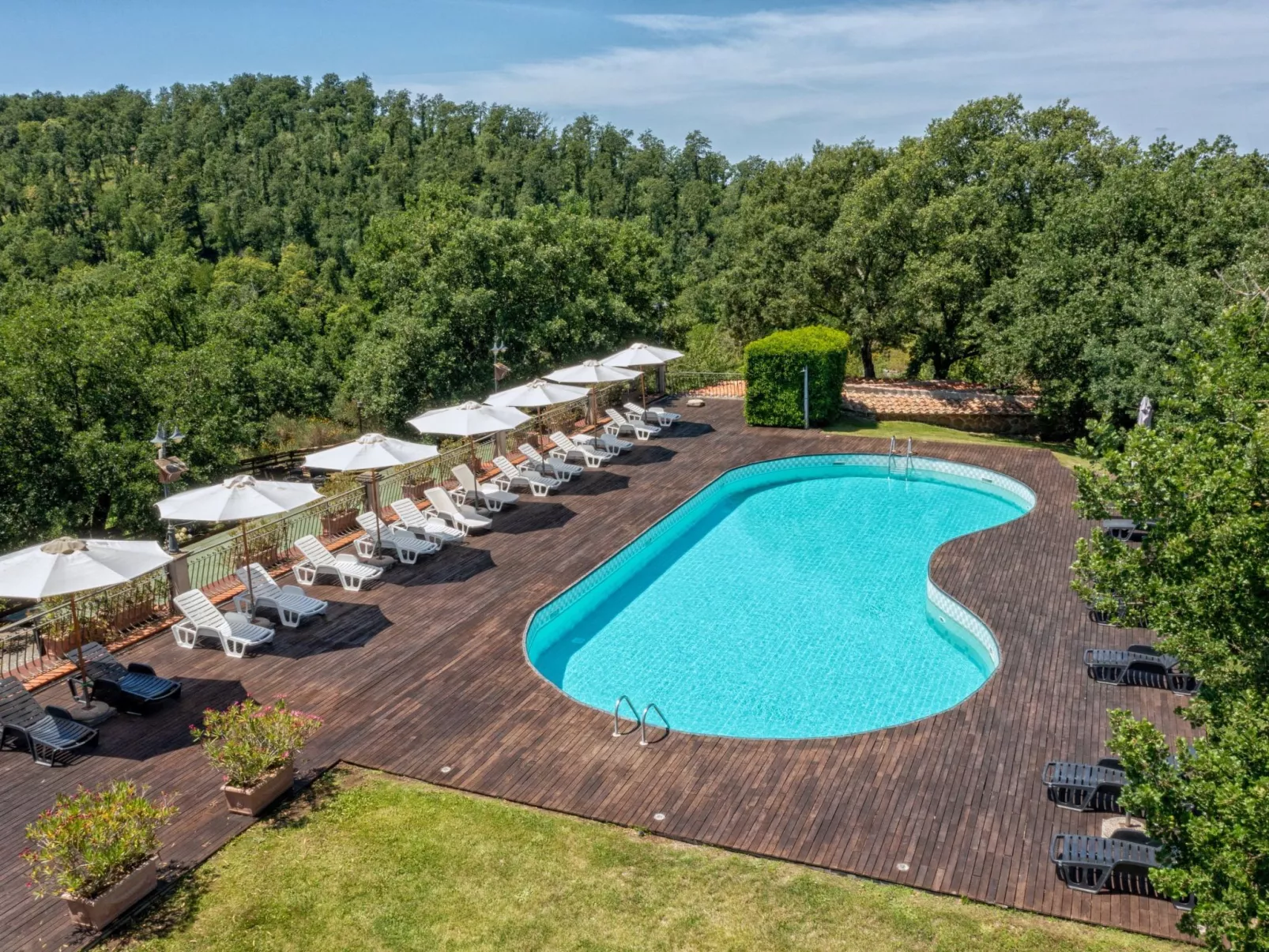 Unterkunft in Residenz mit Spa, Schwimmbad, Wi-Fi-Buiten