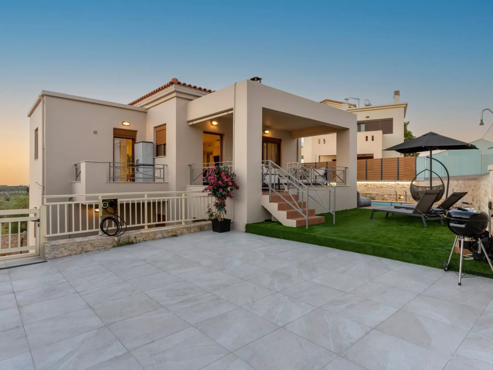 3-Schlafzimmer-Villa mit privatem Pool und Ladegerät für Elektroautos-Buiten