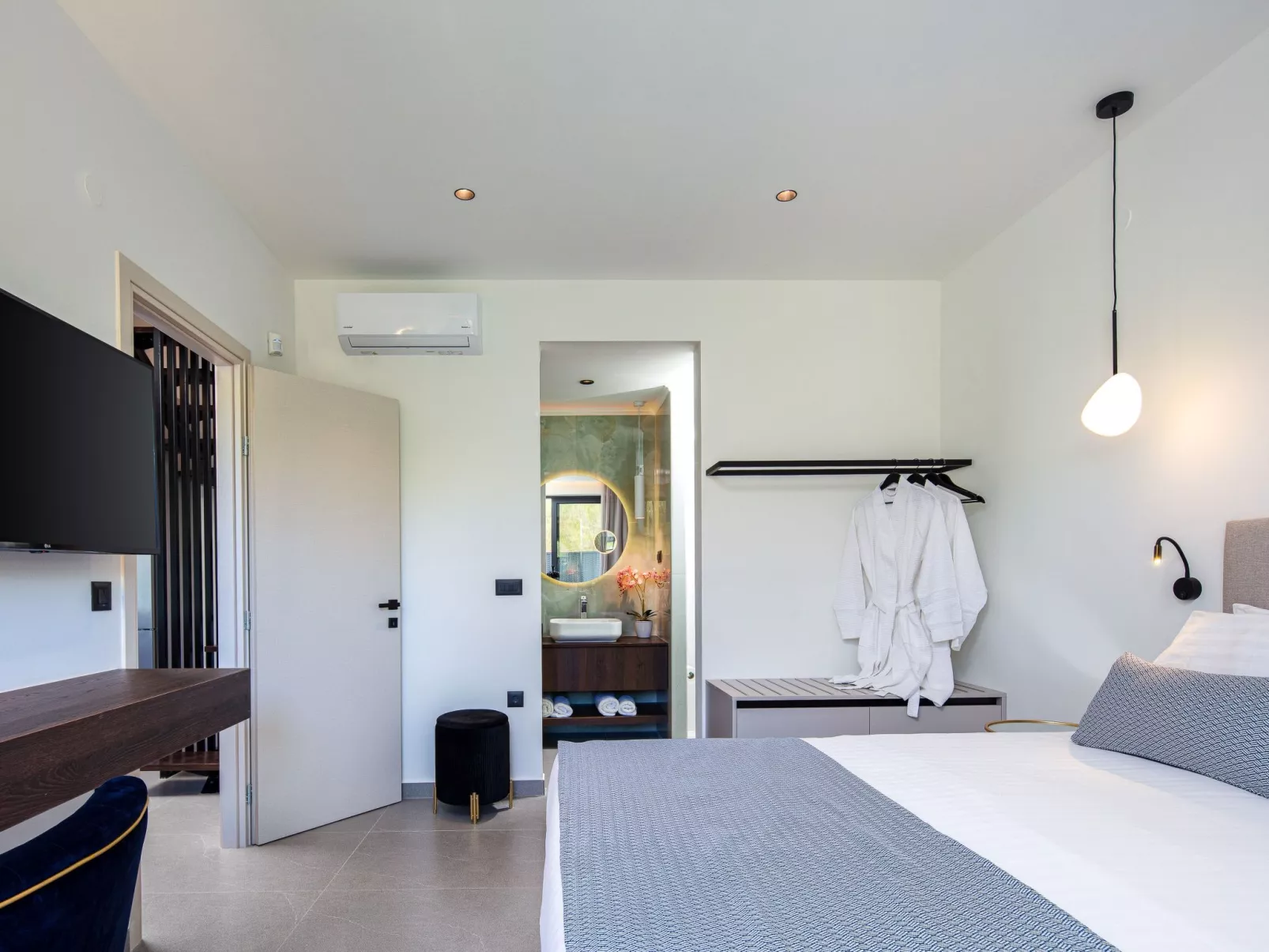 VillaSaints II - Elegante Pool-Villa in Strandnähe-Binnen