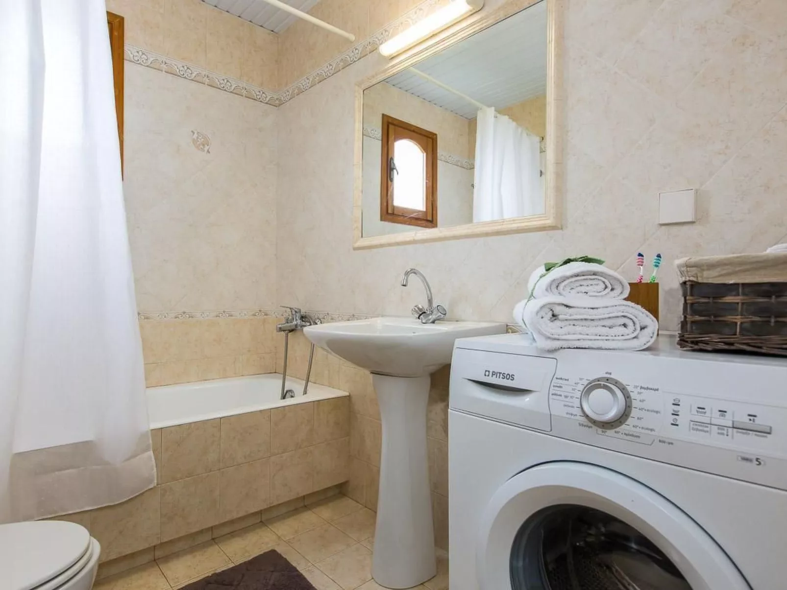 Großes Ferienhaus in Arkadi mit Großer Terrasse-Image-tags.info