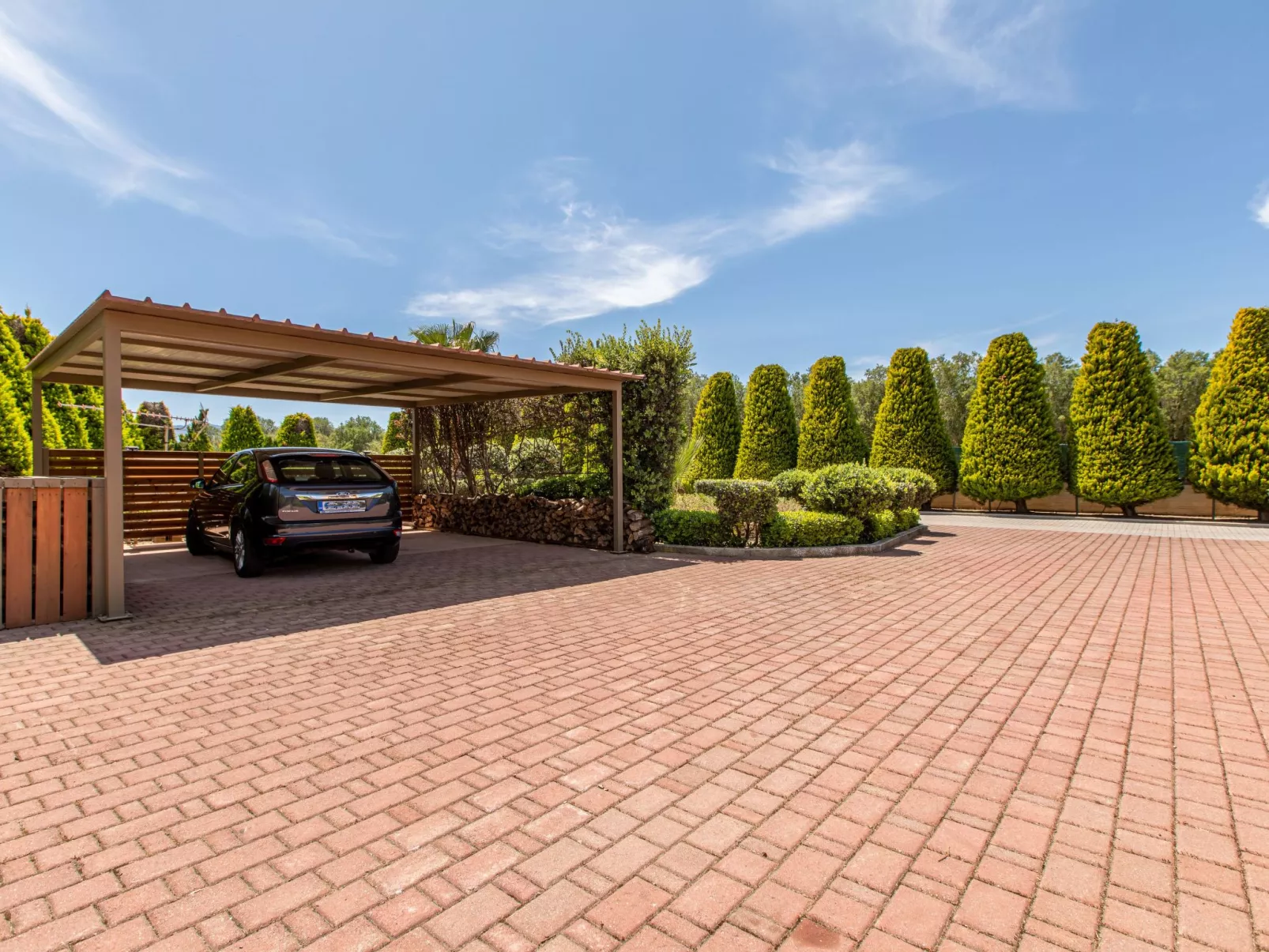 Cold Crest Haus-Buiten