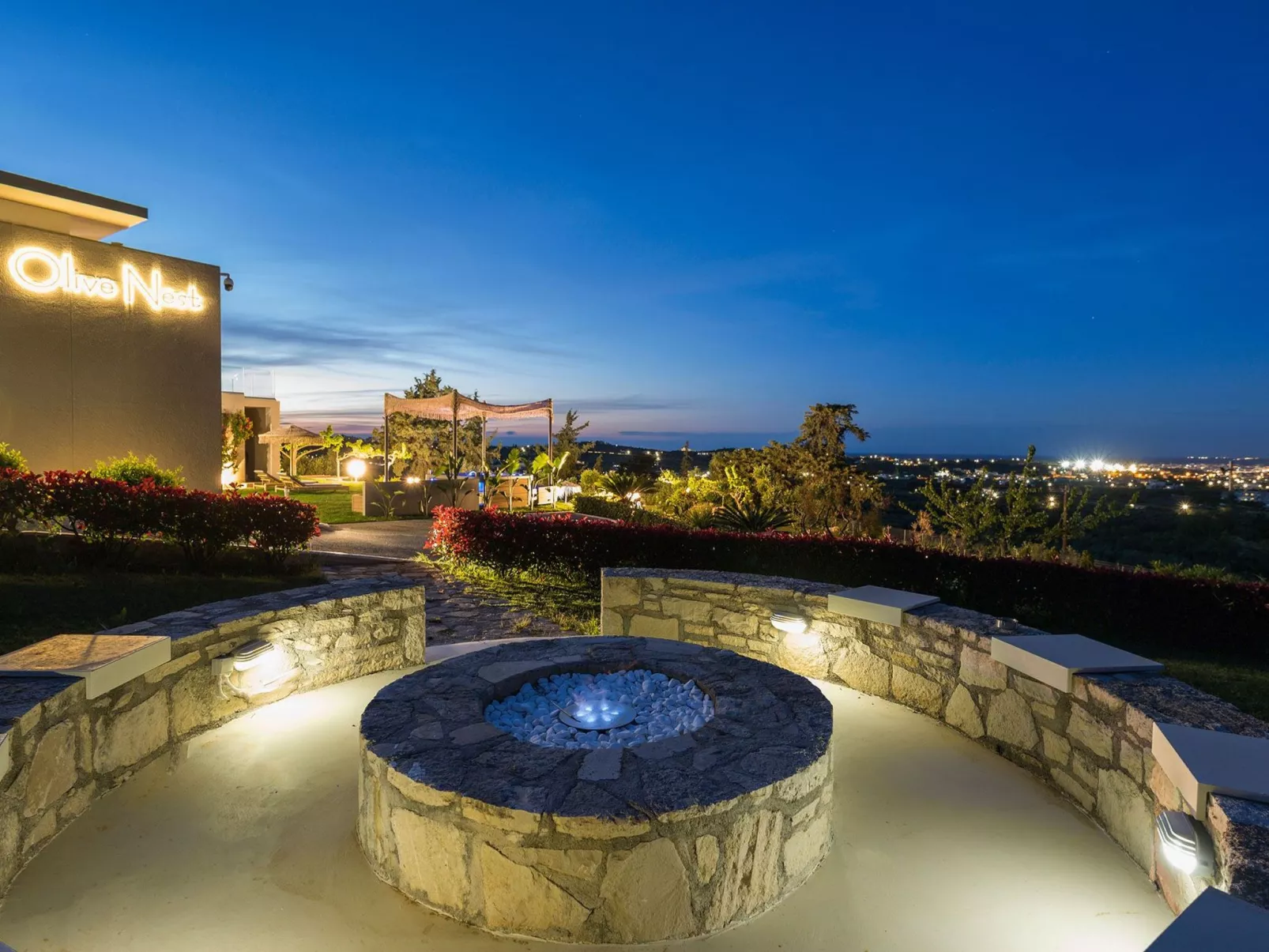 Luxuriöse Villa Olivenest mit Pool, BBQ und Whirlpool-Buiten