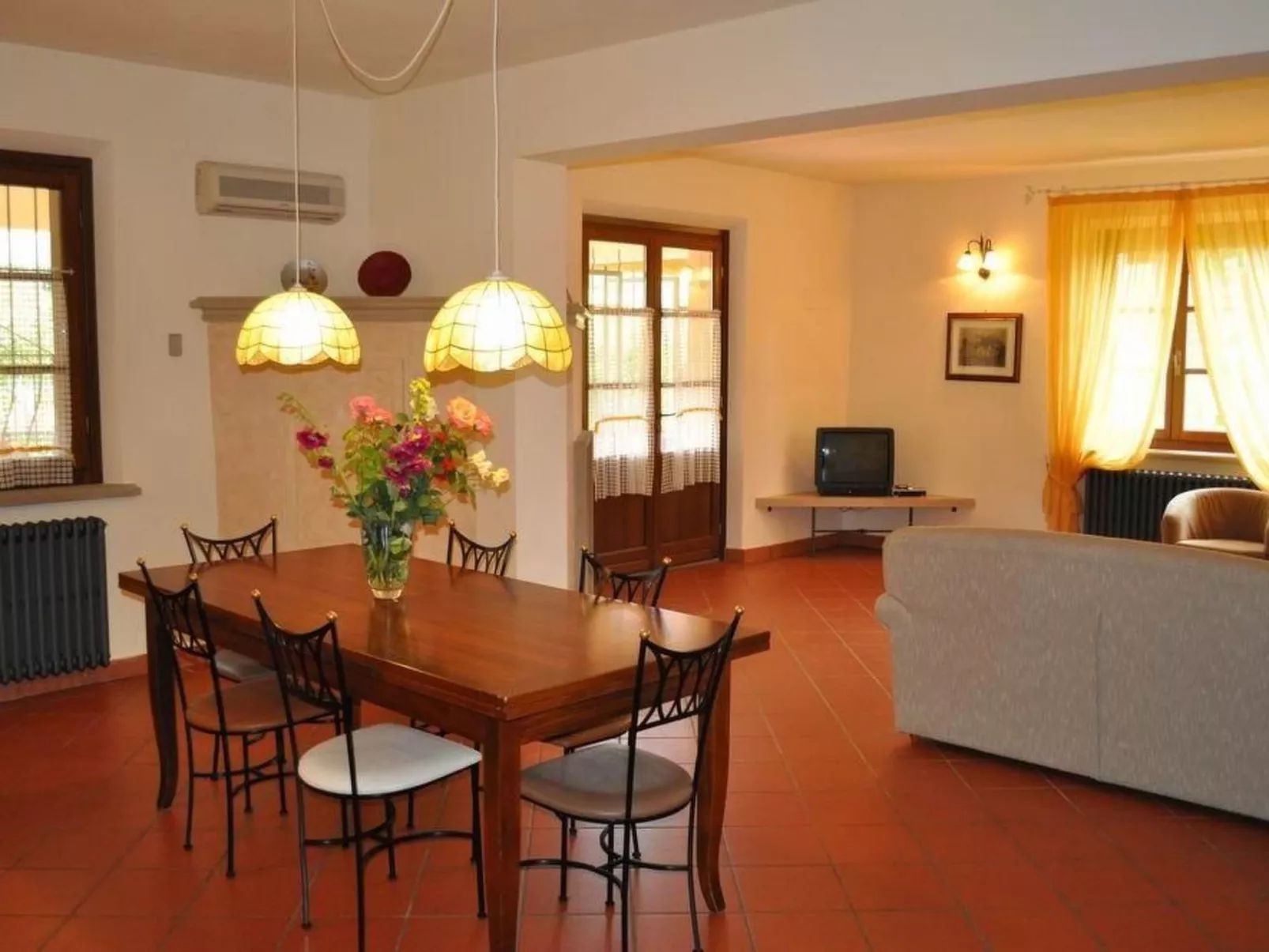 Flach "Madonnino quercia-Binnen