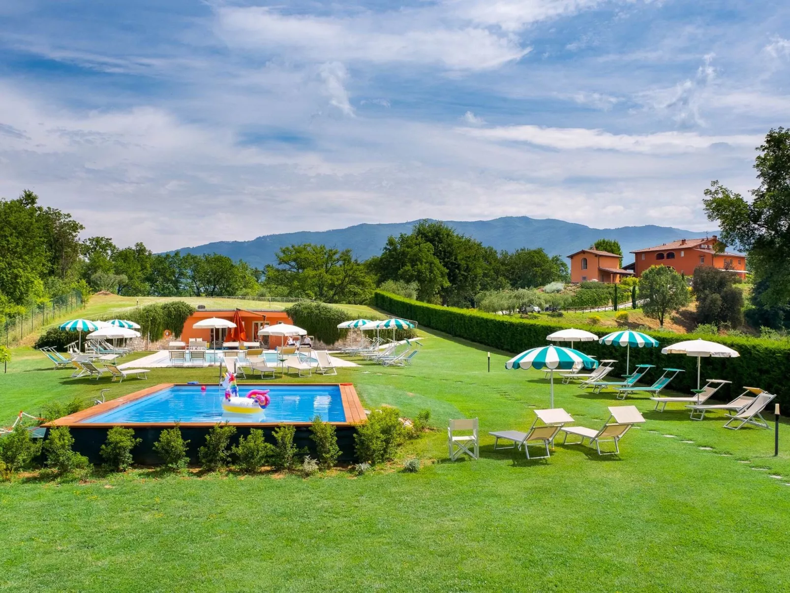 "Olivo t5 Rota" mit Pool - Buiten