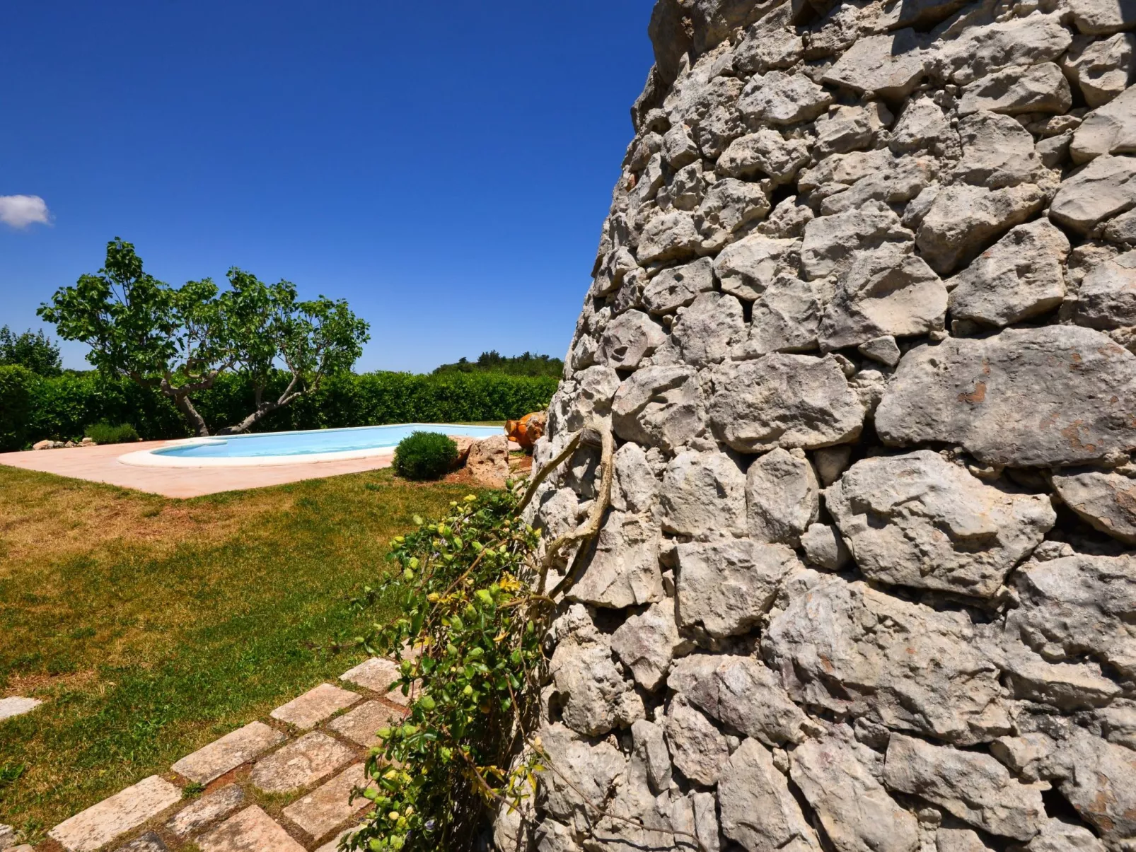 Trullo auf dem Lande in Ostuni mit privatem Pool-Buiten