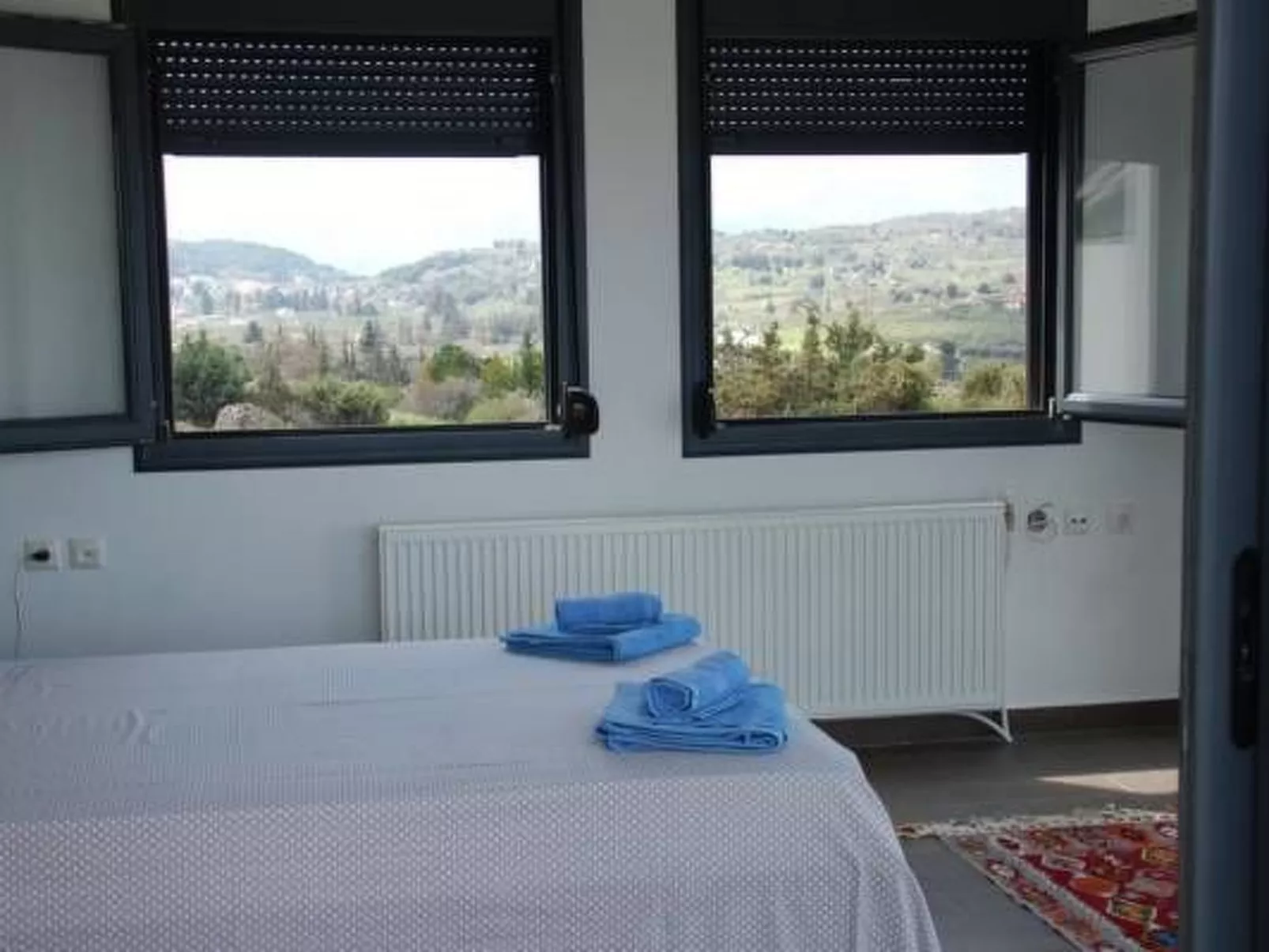 Villa mit Pool für bis zu 8 Personen. Meerblick.-Buiten