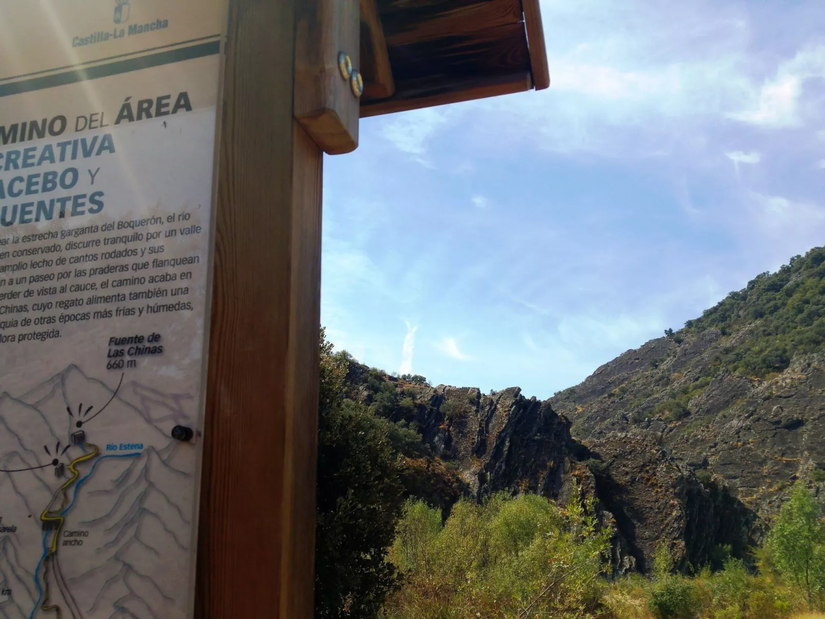 Mit privatem Pool-Buiten