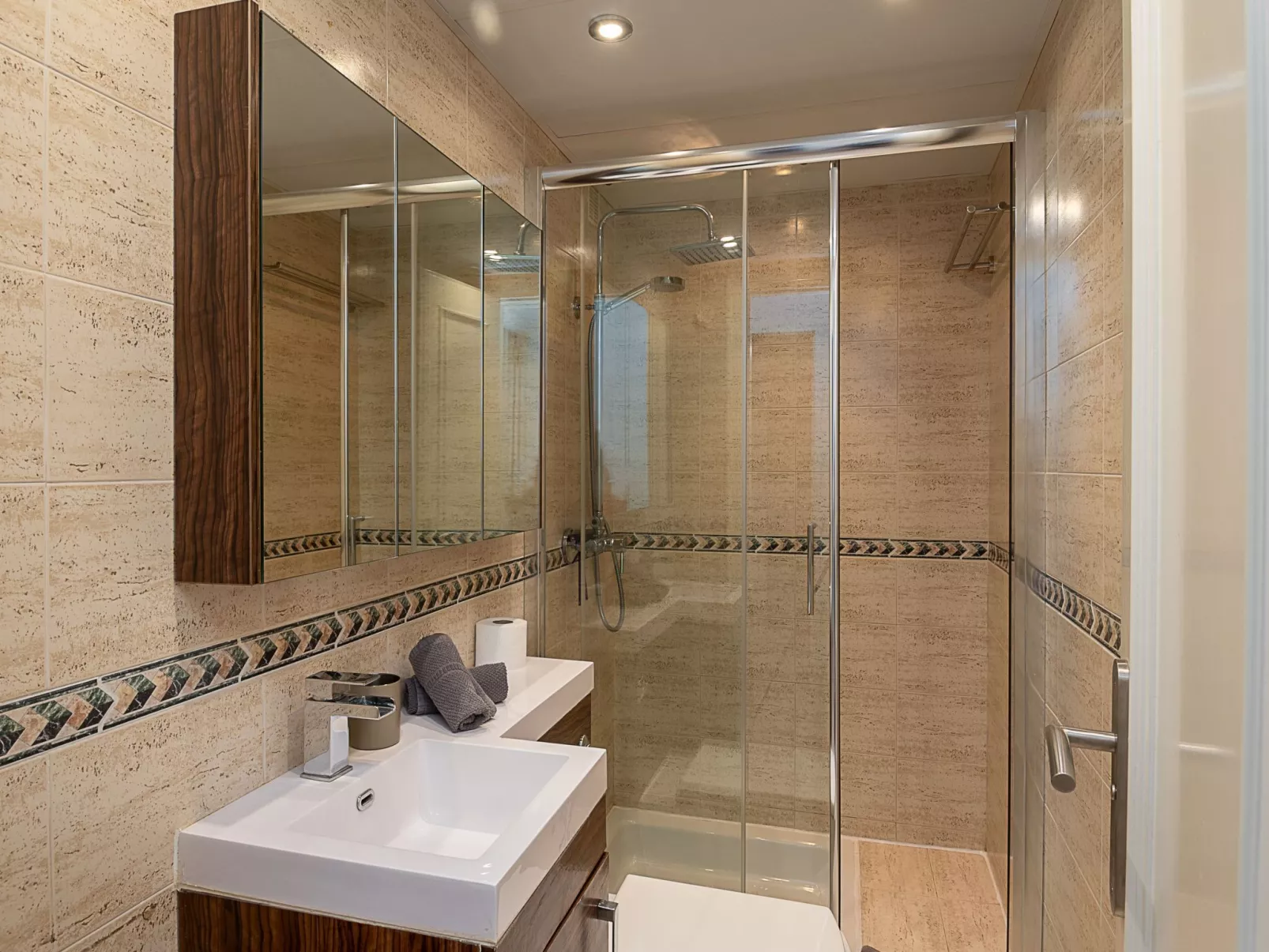 Appartement mit Terrasse-Binnen