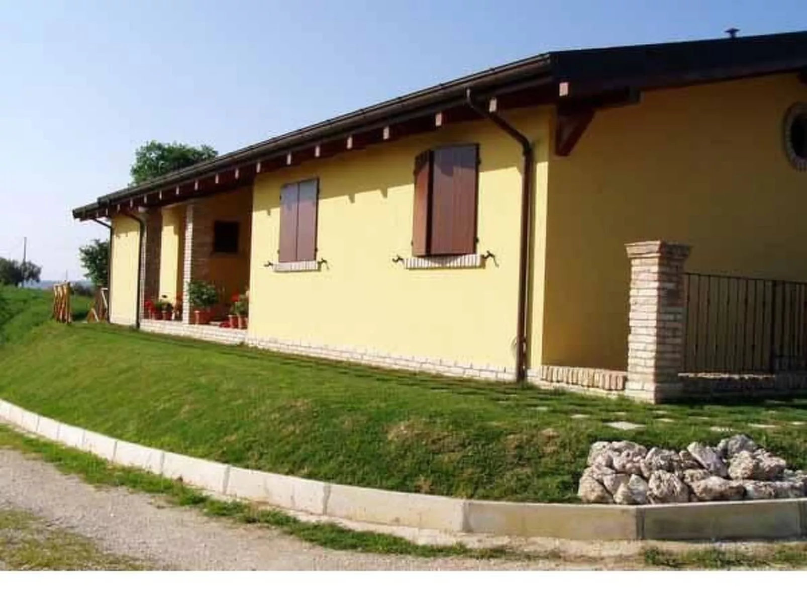 In Notaresco mit Grill und Garten-Buiten