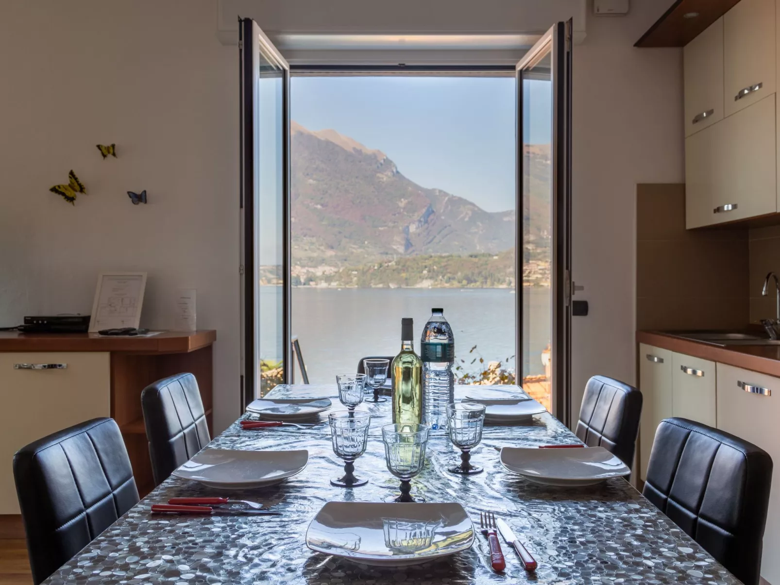 Mit Blick auf den Comer See